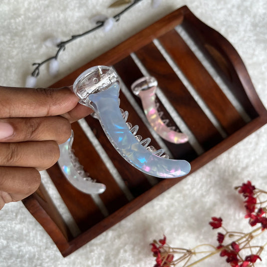 Holographic Banana Clip - M - Kaithogai