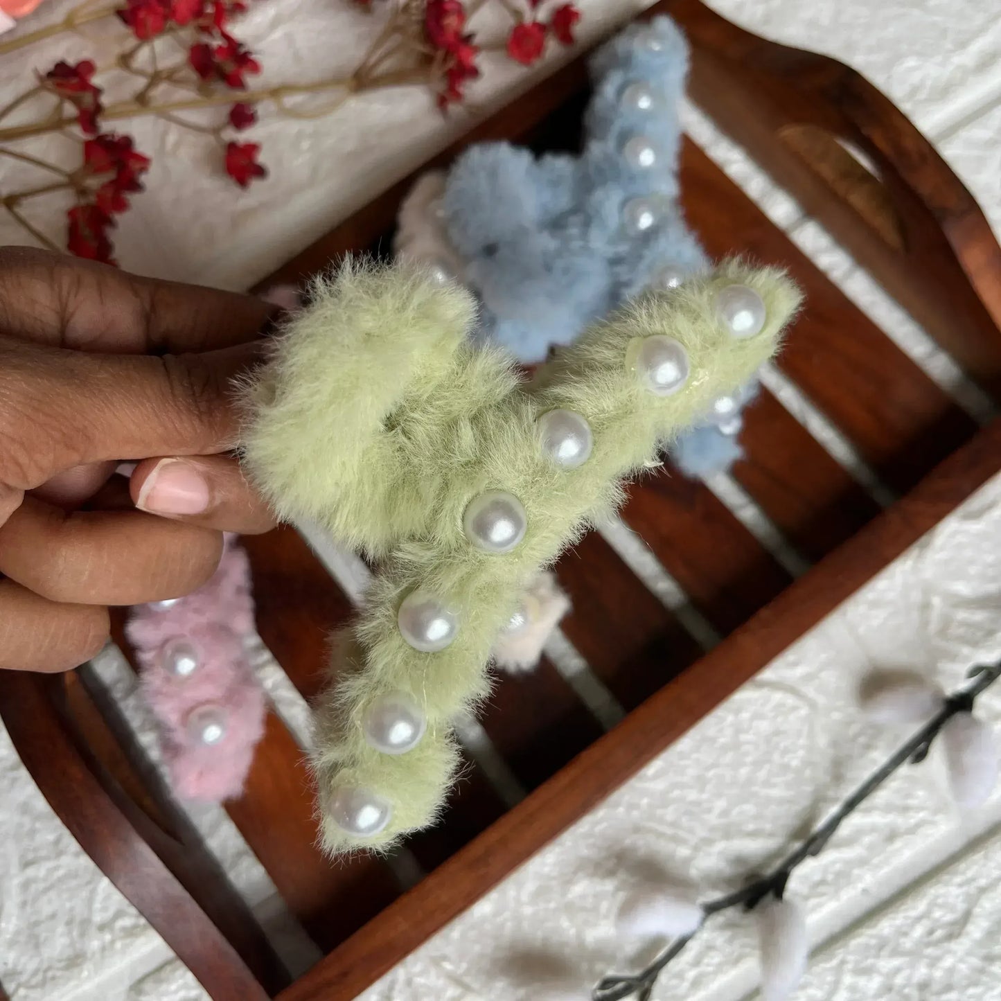 Furry Pearl Claw - Kaithogai