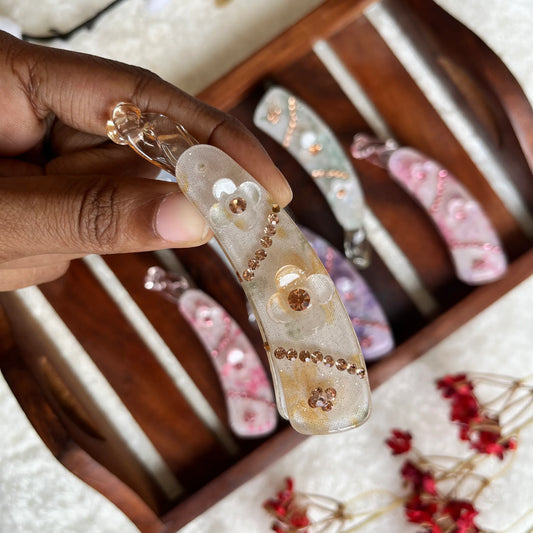 Bloom Banana Clip - Kaithogai