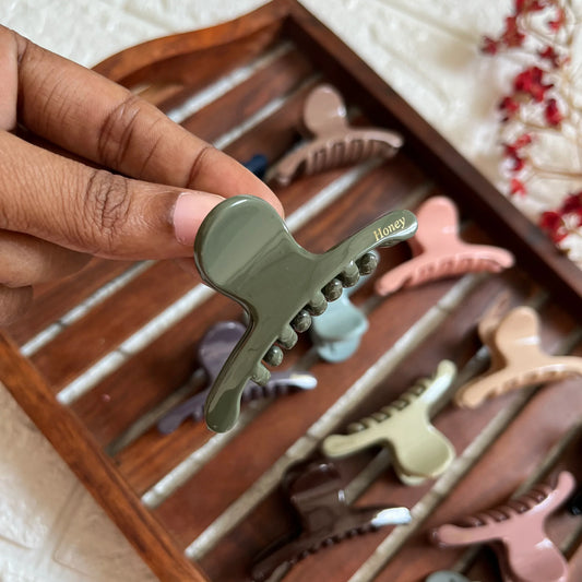 Petal Curve Claw - Honey - Kaithogai