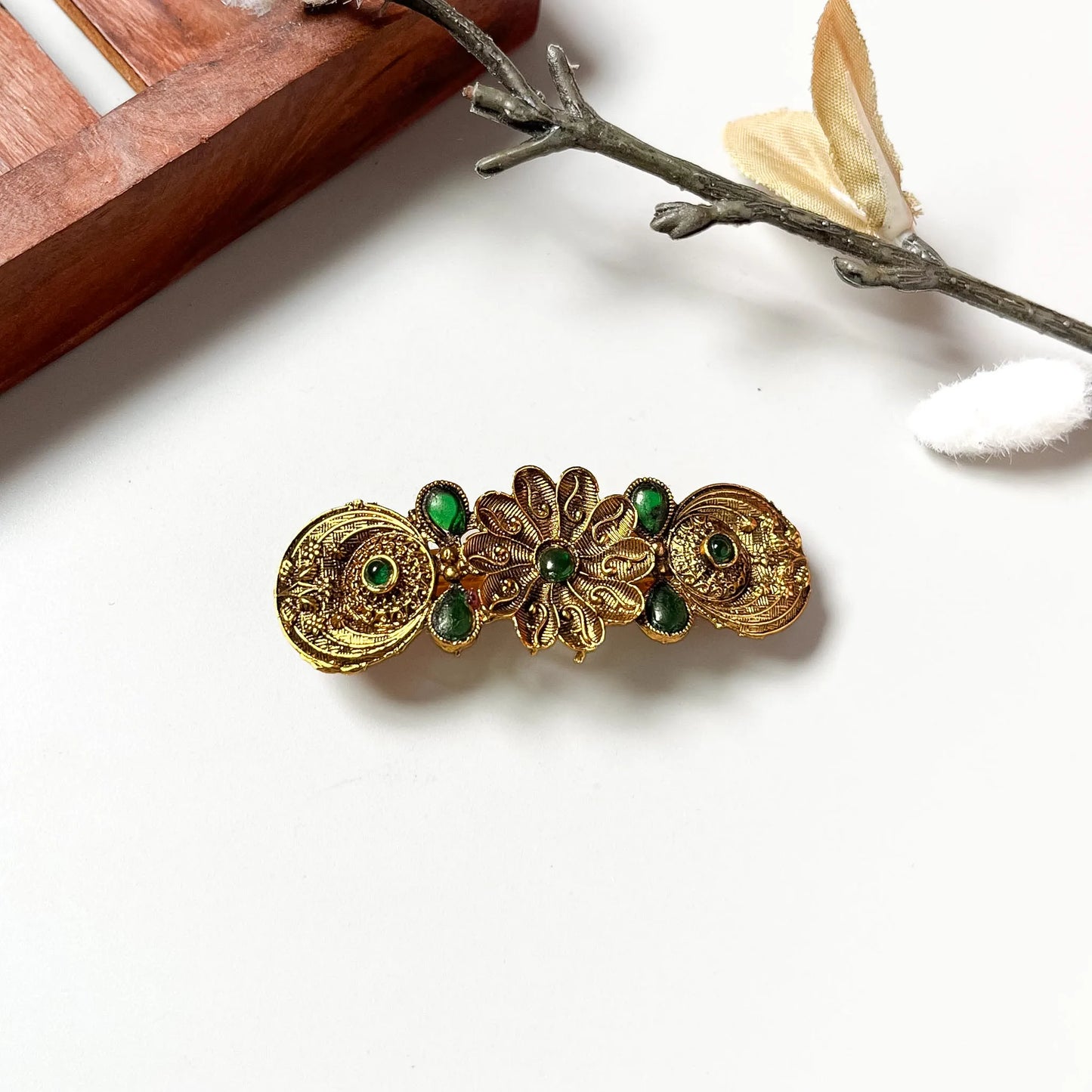 Vintage emerald gemstone double medallion barrette with hand-etched filigree, 4cm decorative clip