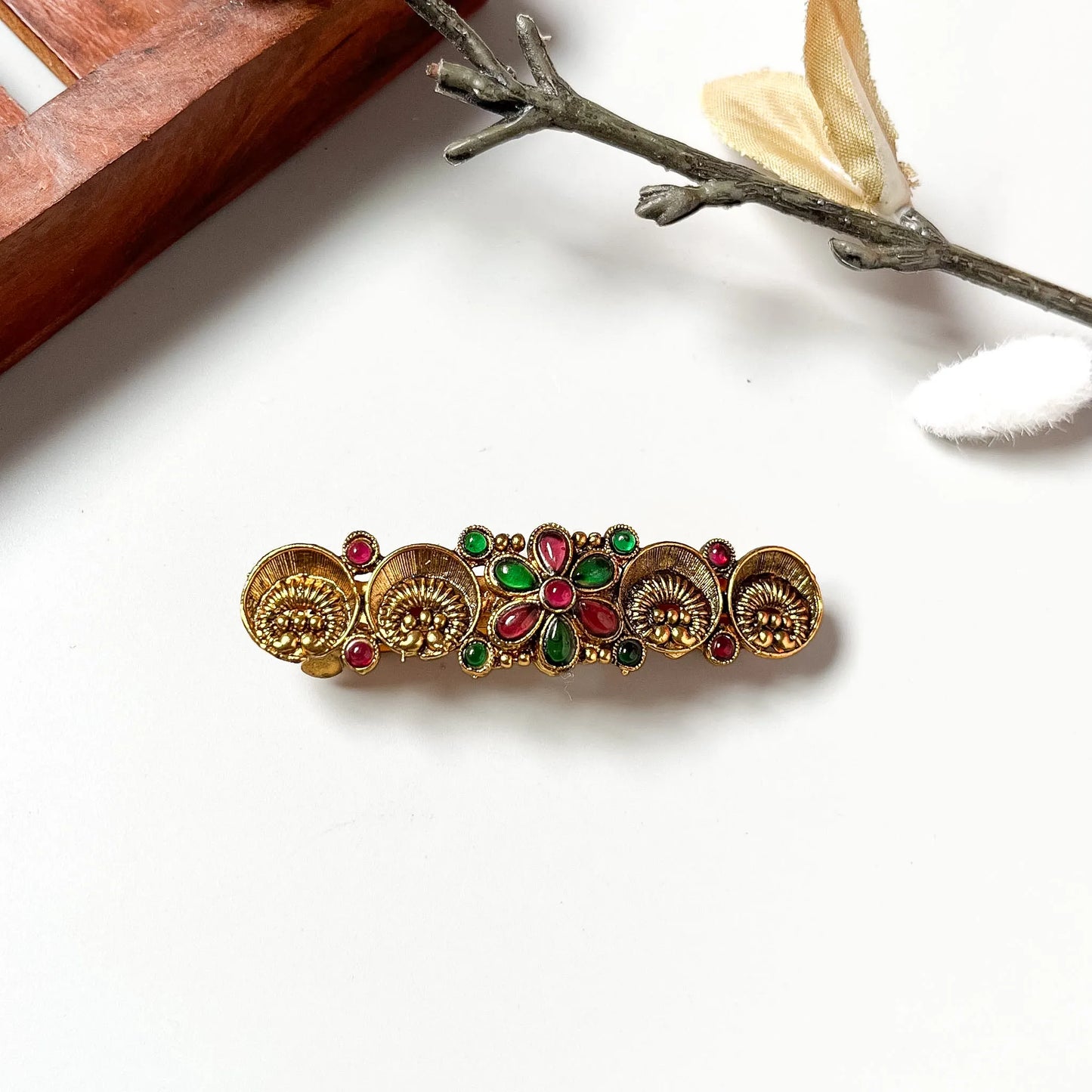 Vintage floral medallion barrette with mixed ruby and emerald stones, five-circle design, 4cm clip