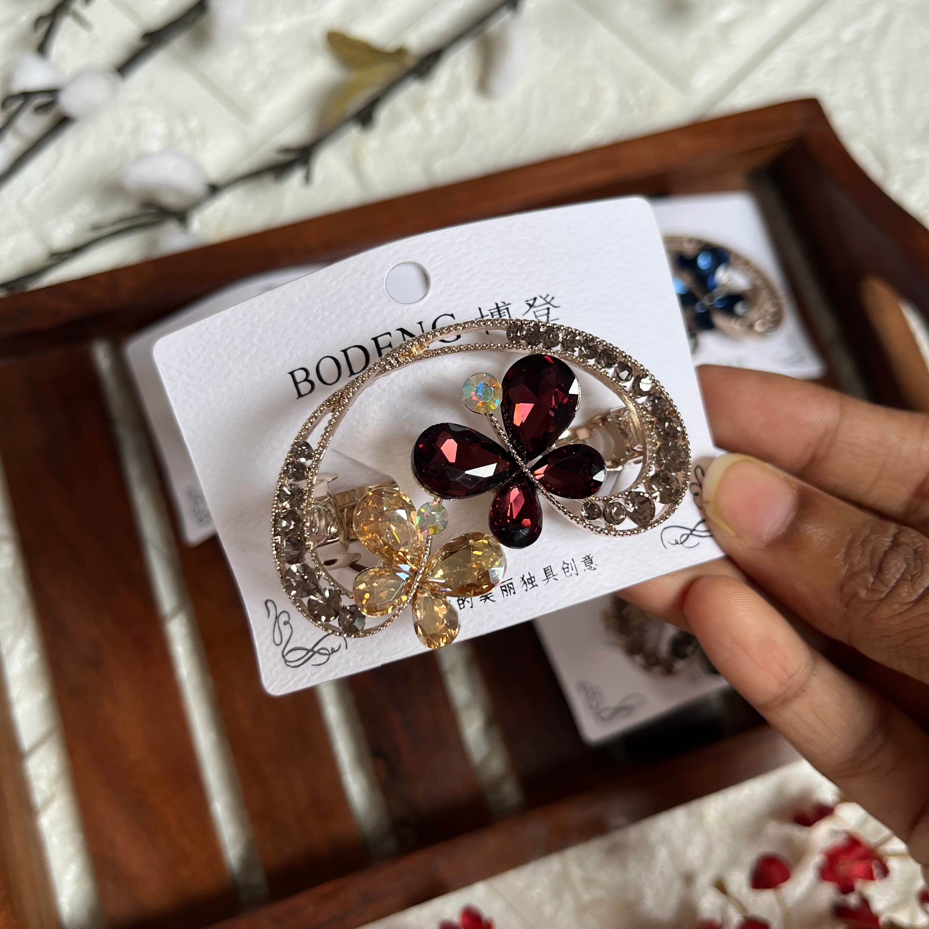 Butterfly Center Clip