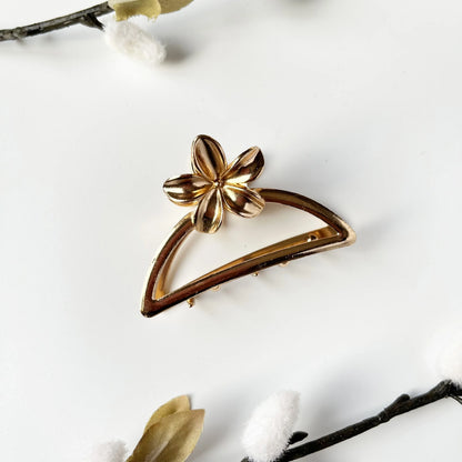 Floral Metal Claw Arc