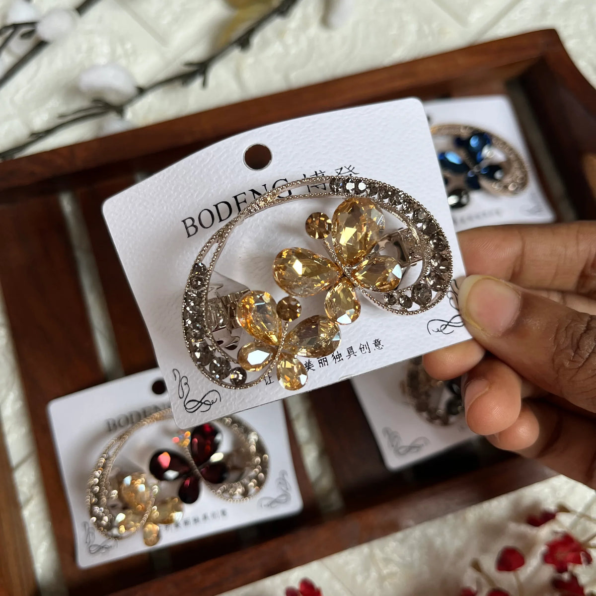 Butterfly Center Clip Gold