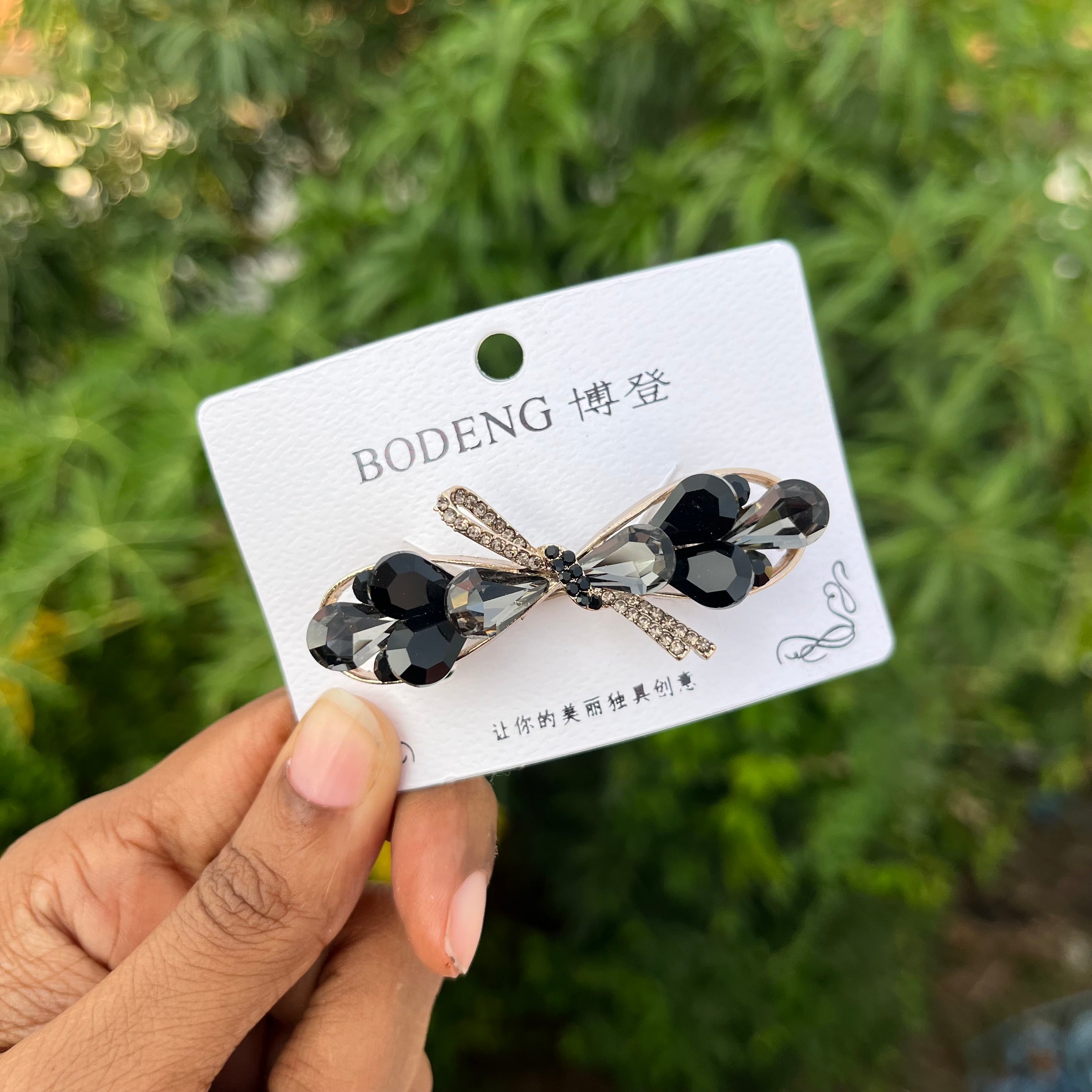 Mini Crystal Bow Center Clip