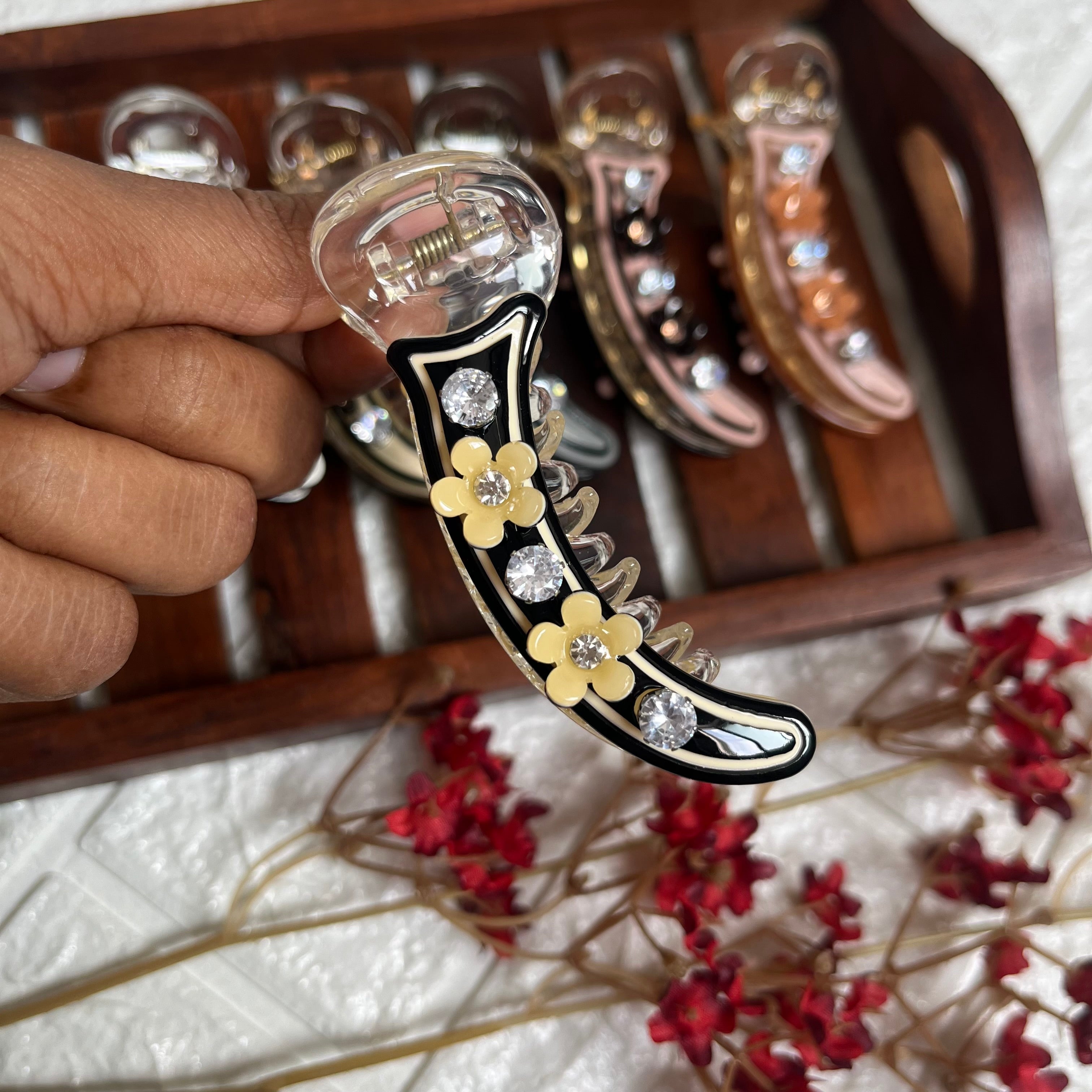 Designer Banana Clip - M