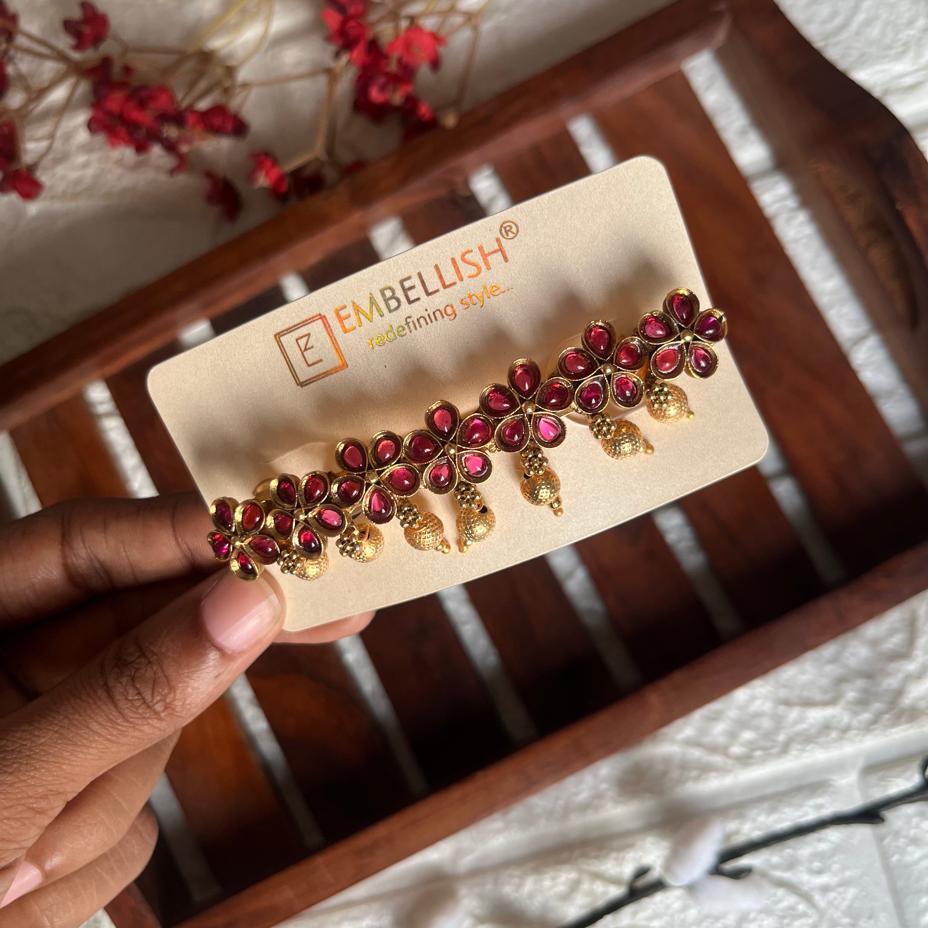 Divine Bloom Center Clip