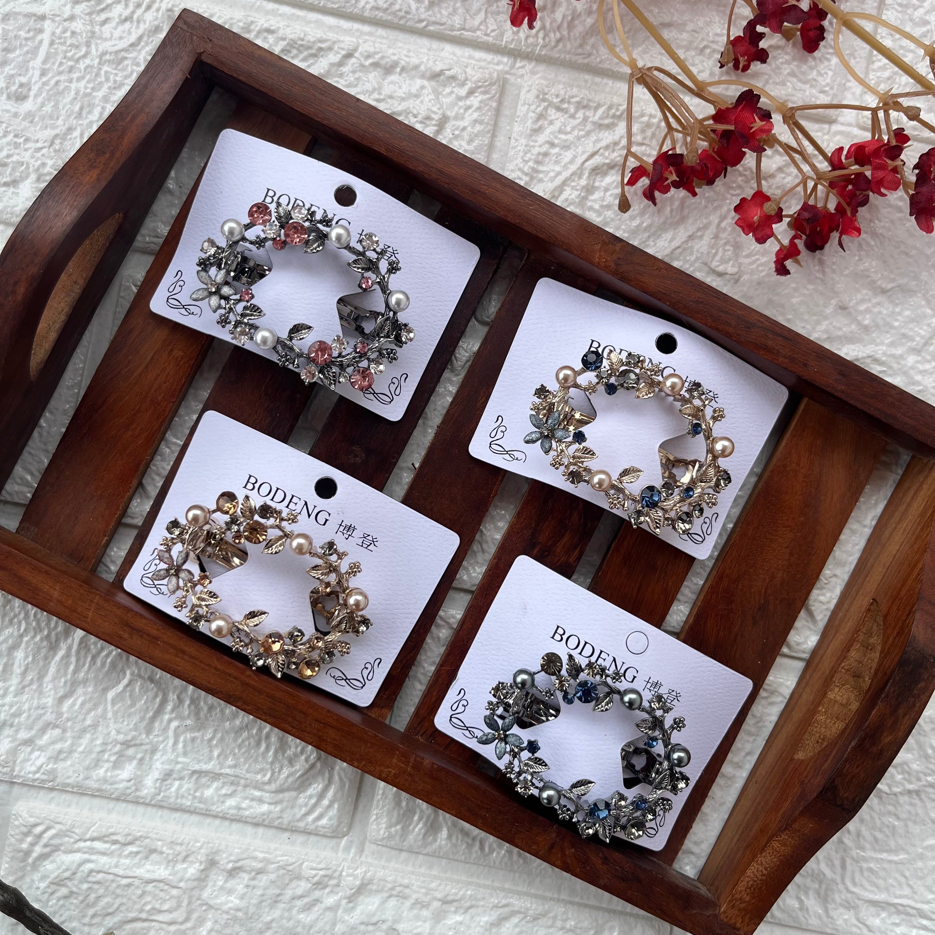 Crystal Wreath Center Clip