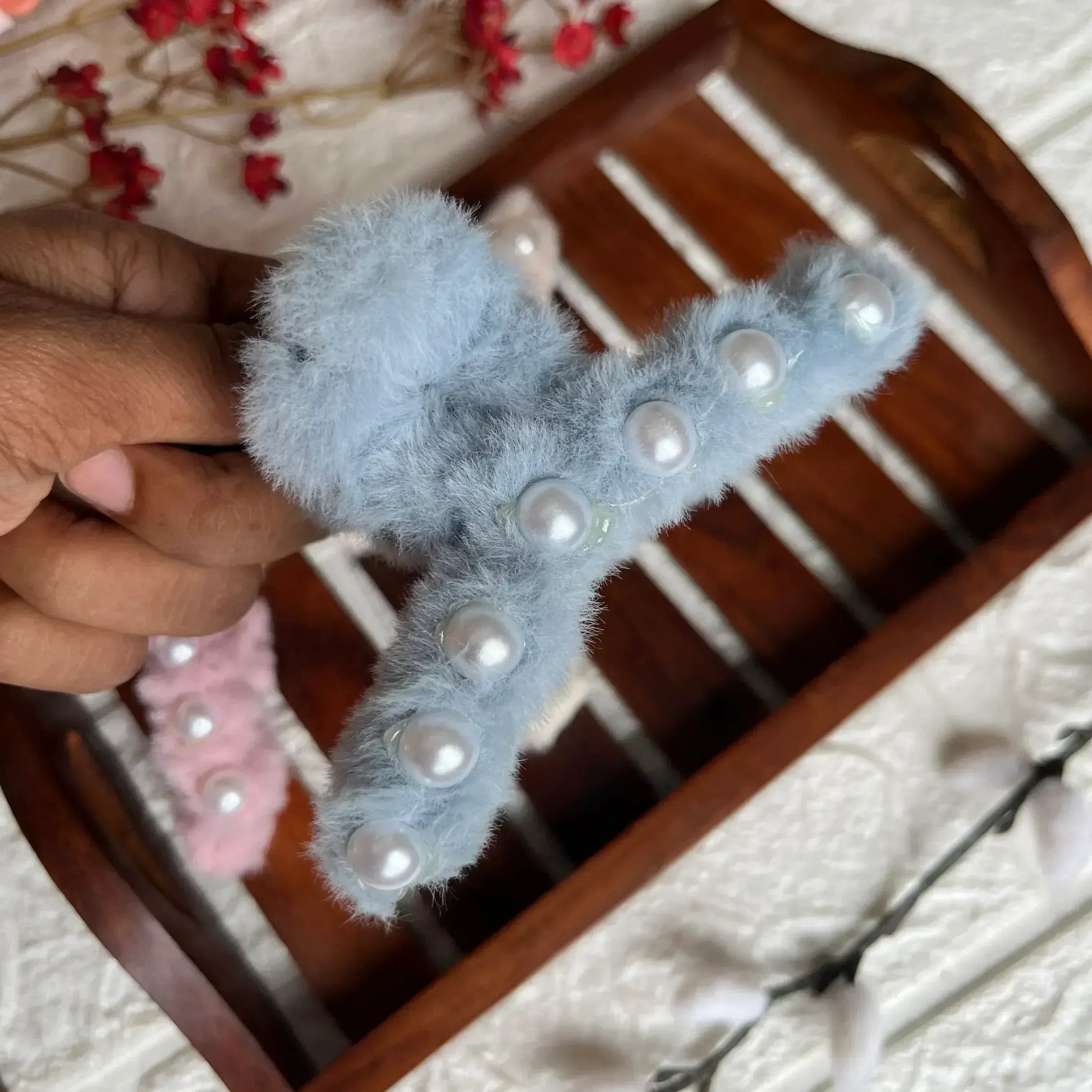 Furry Pearl Claw Blue