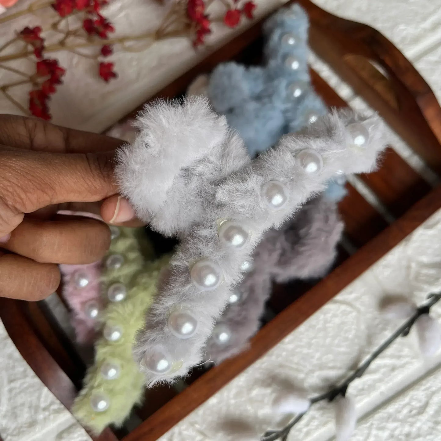 Furry Pearl Claw - Kaithogai