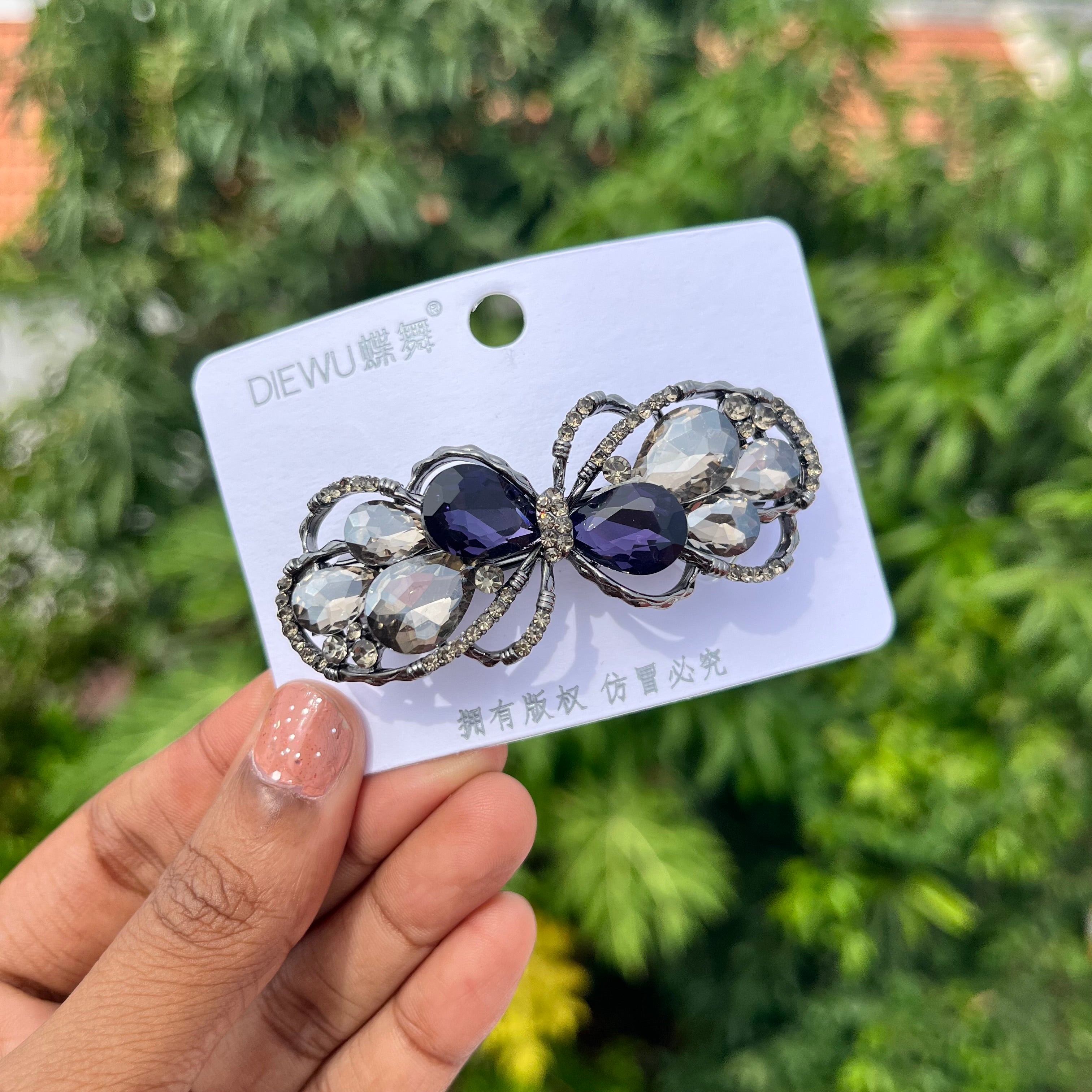 Midnight Bow Center Clip