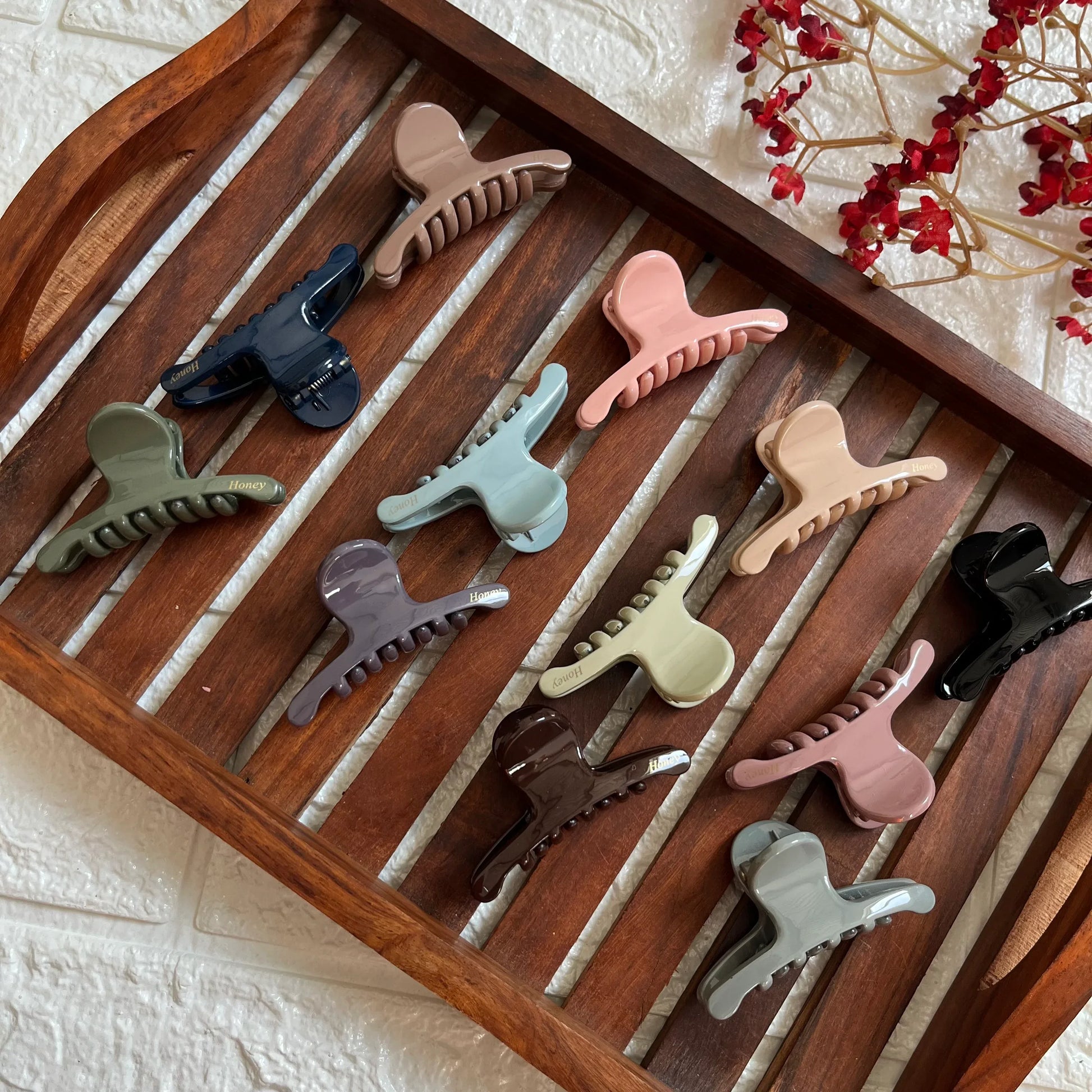 Petal Curve Claw - Honey - Kaithogai