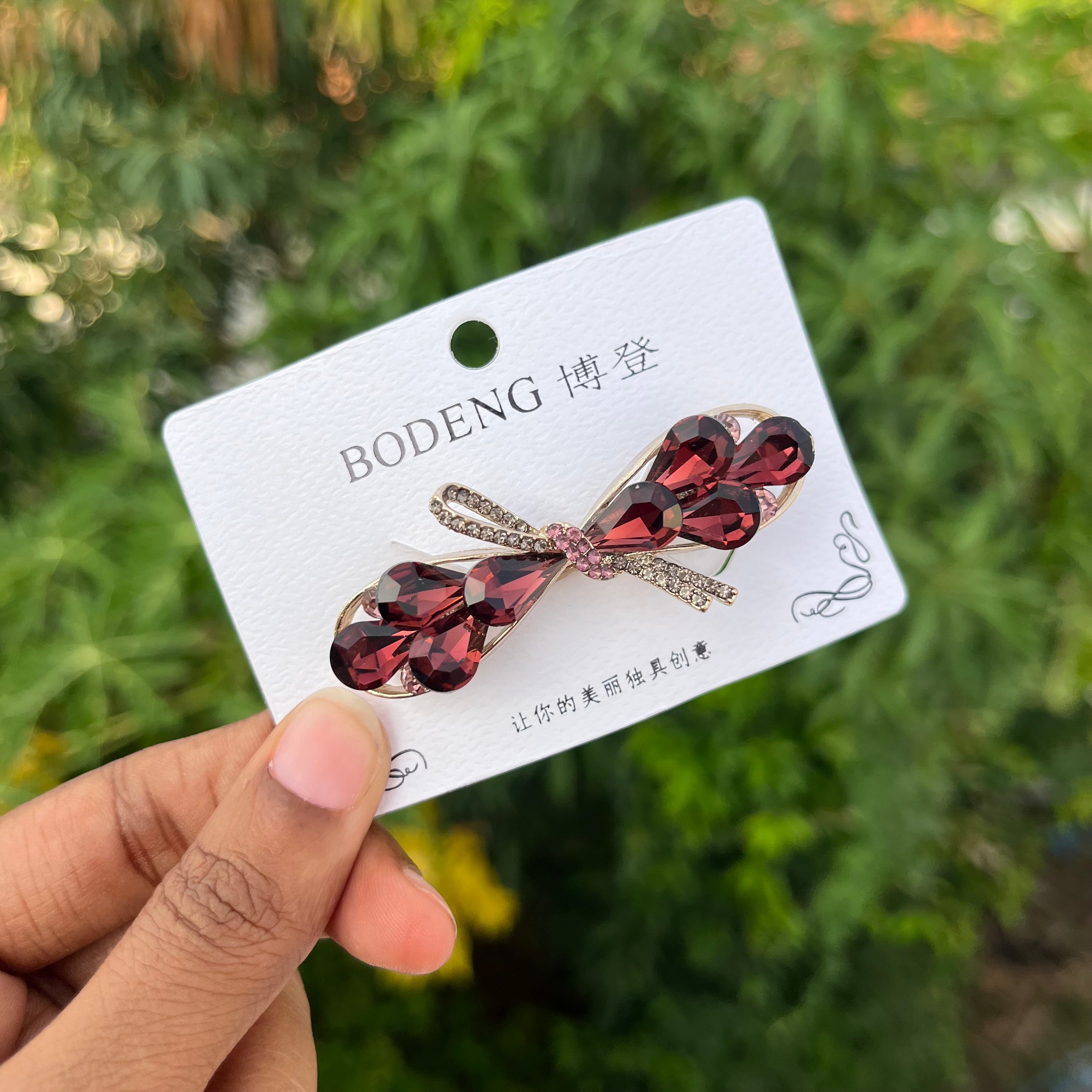 Mini Crystal Bow Center Clip