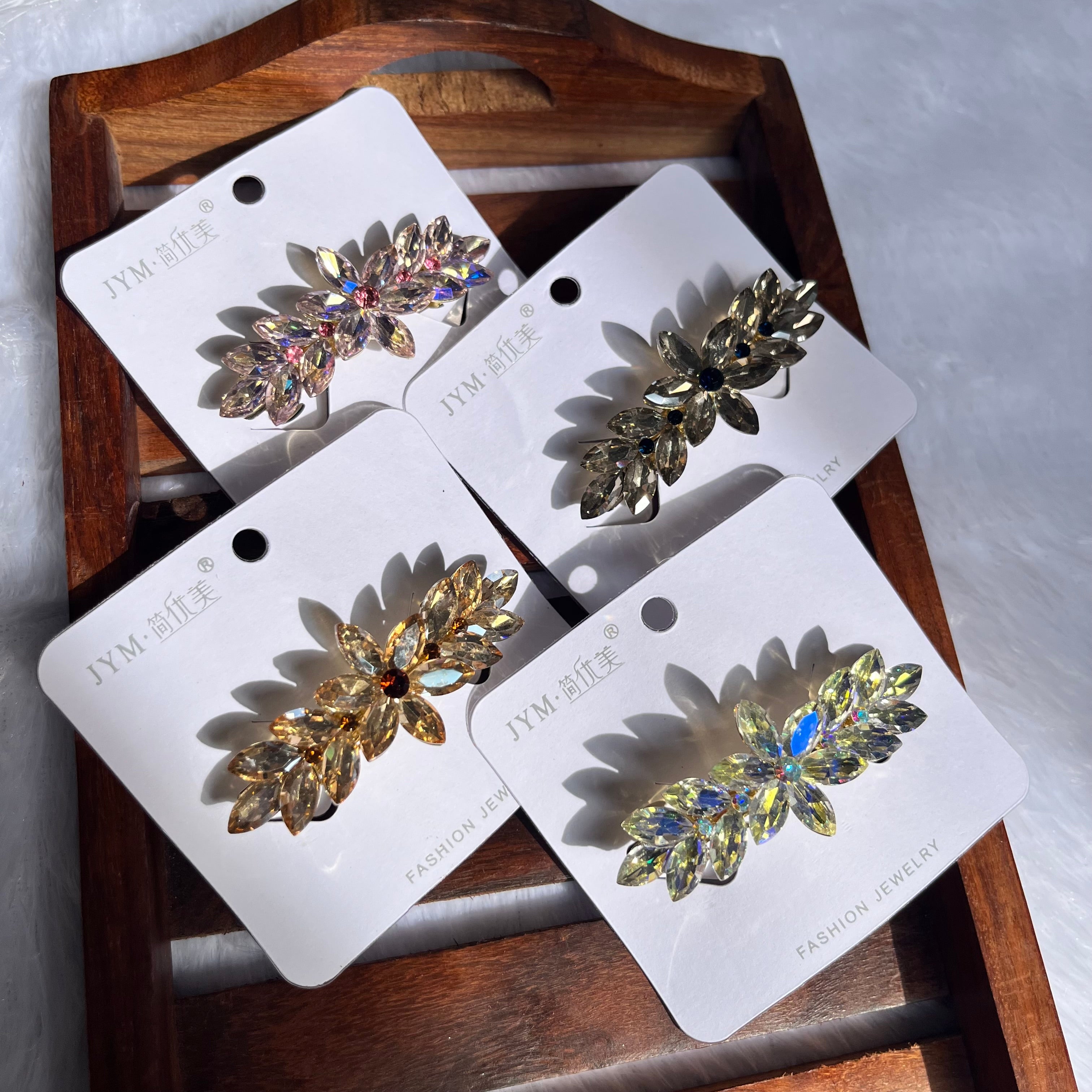 Twilight Leaf Center Clip