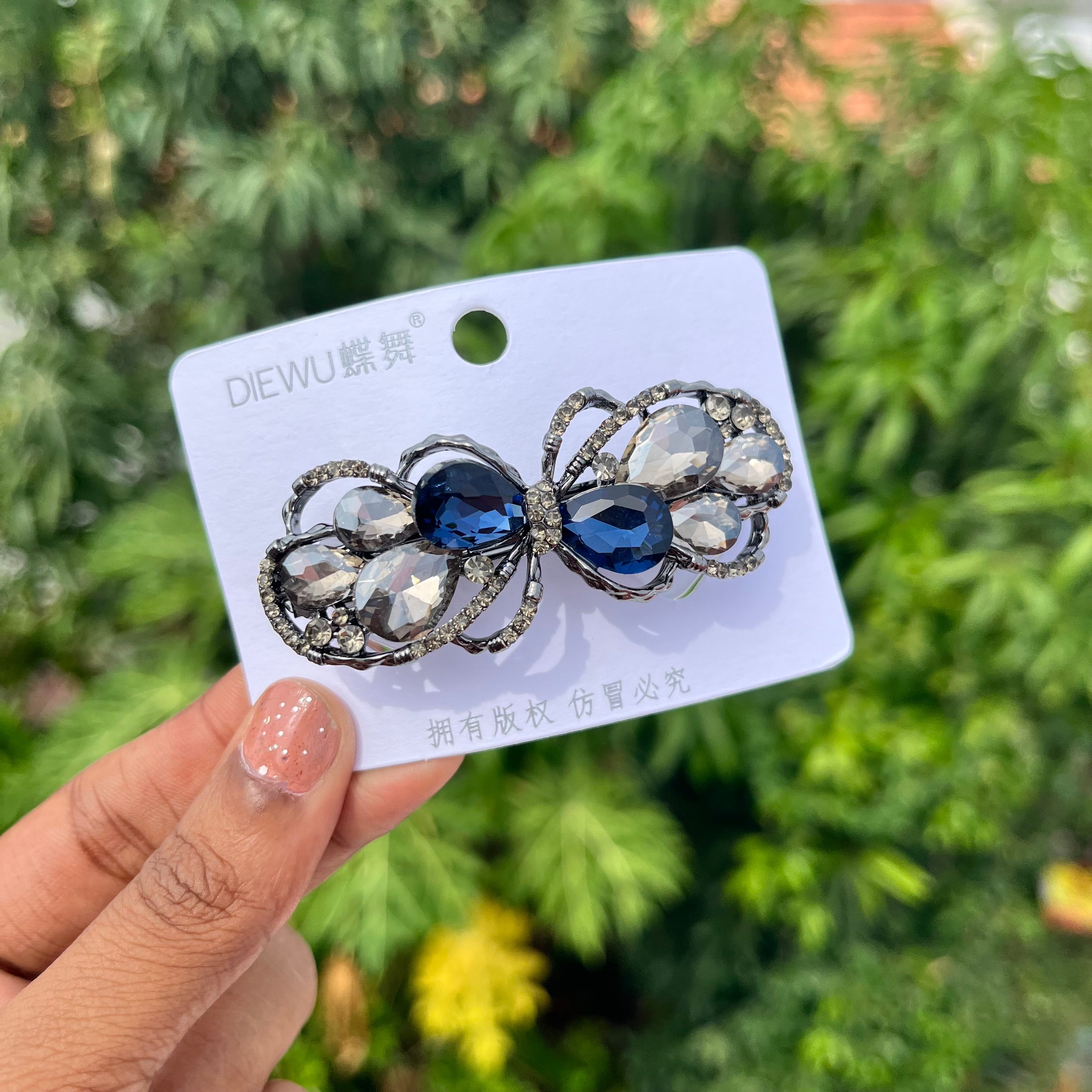 Midnight Bow Center Clip