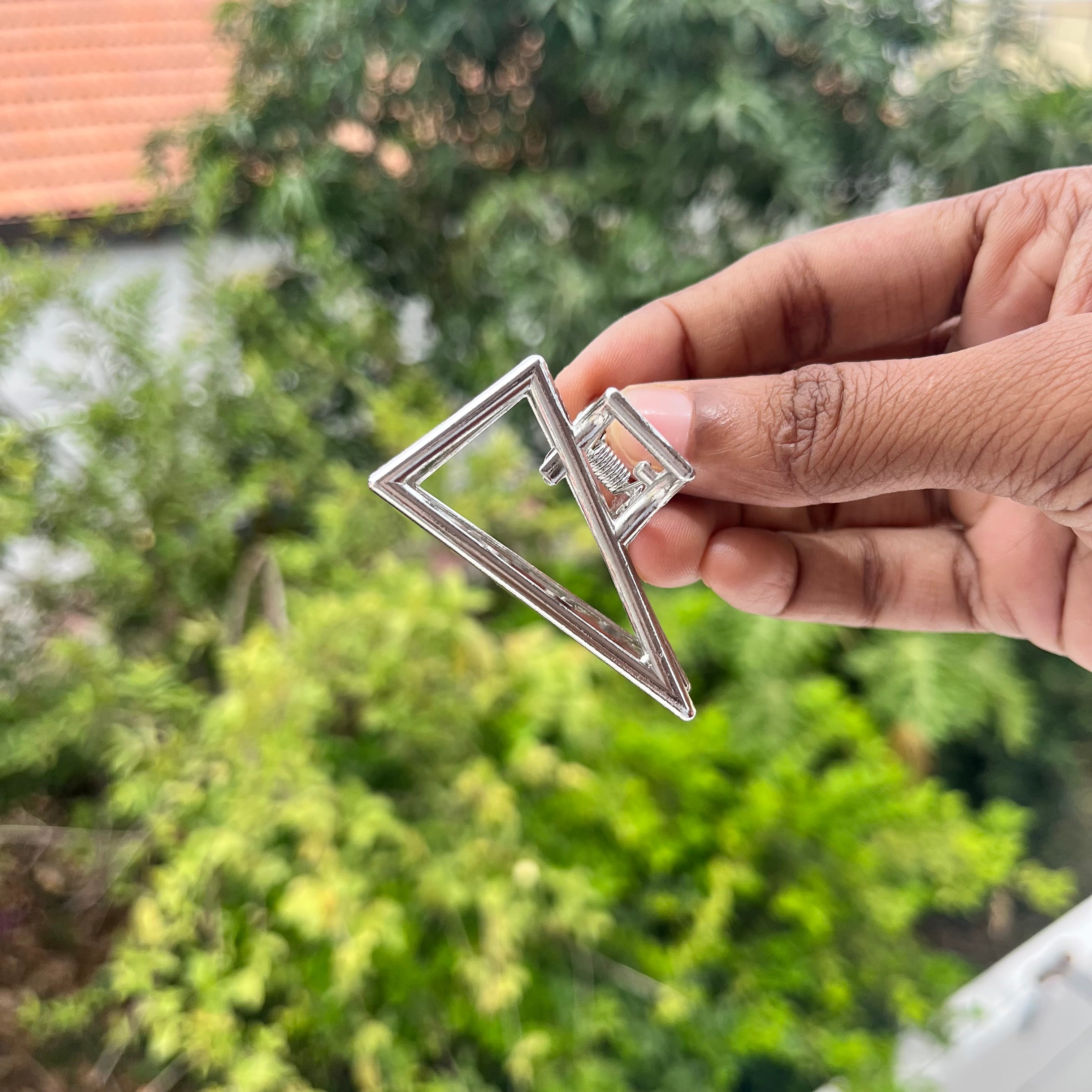 Triangle Metal Claw