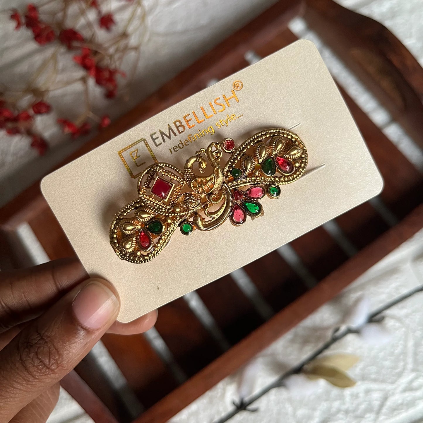 Antique Center Clip - Kaithogai