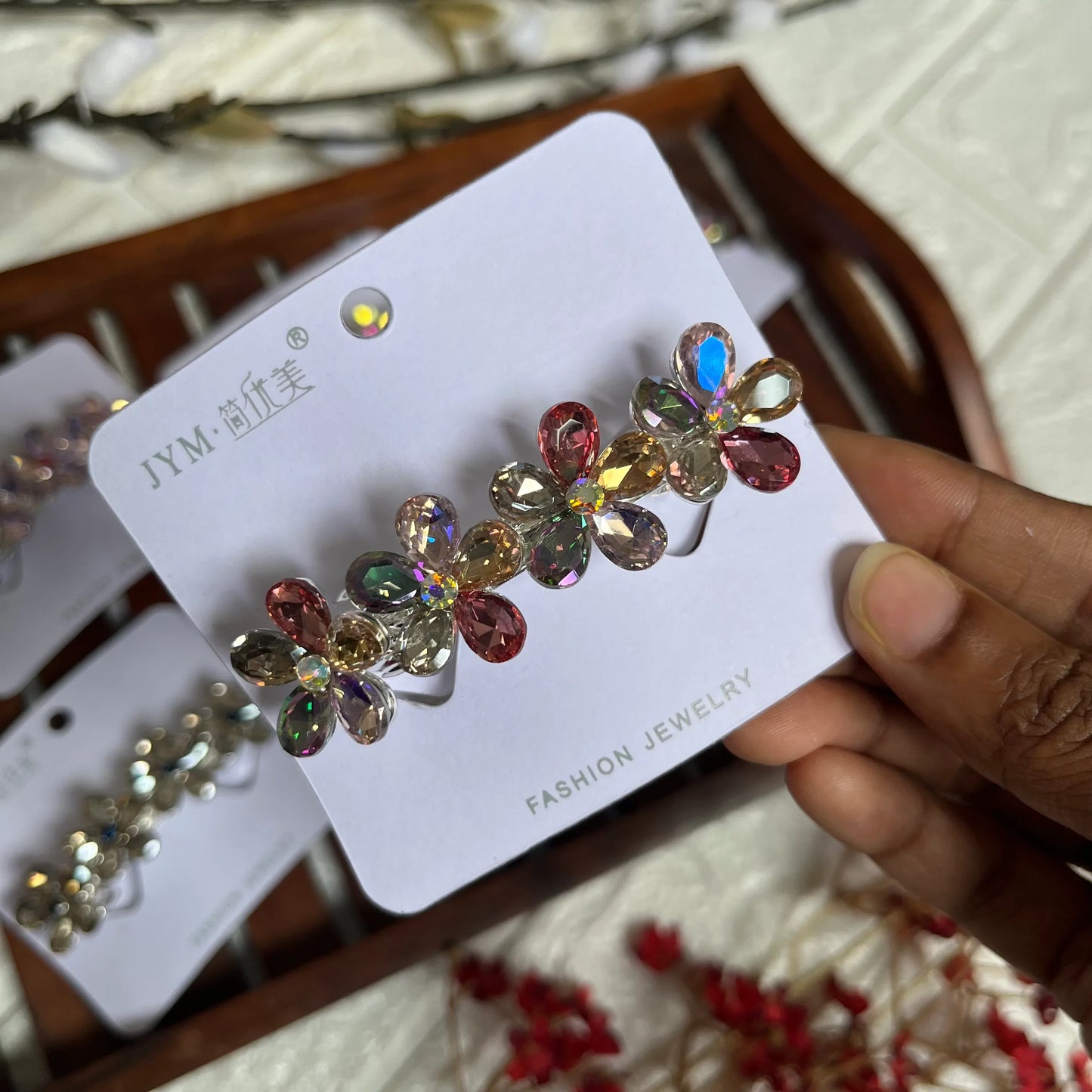 Elegant Flower Center Clip Multi-color