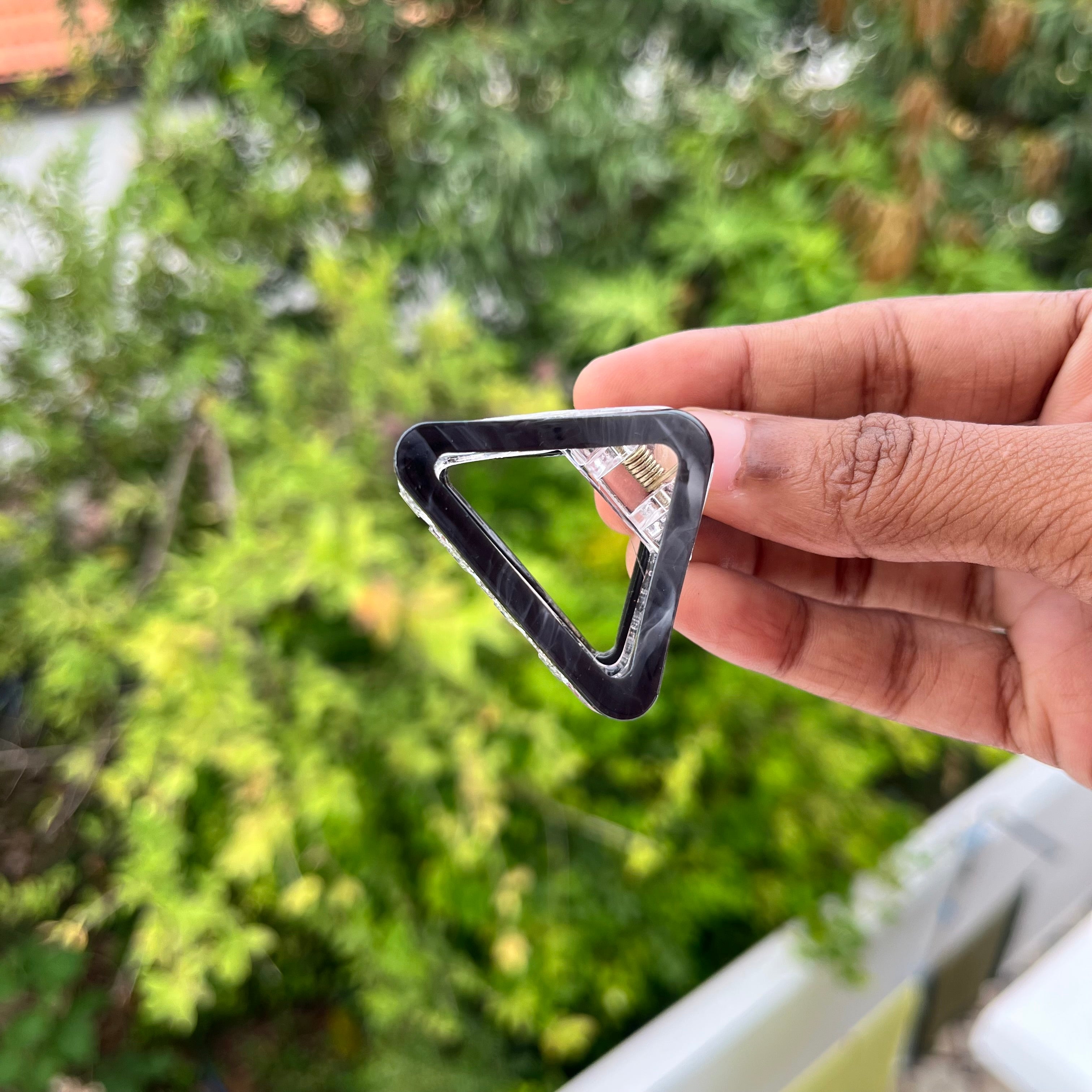 Minimal Triangle Hair Claw