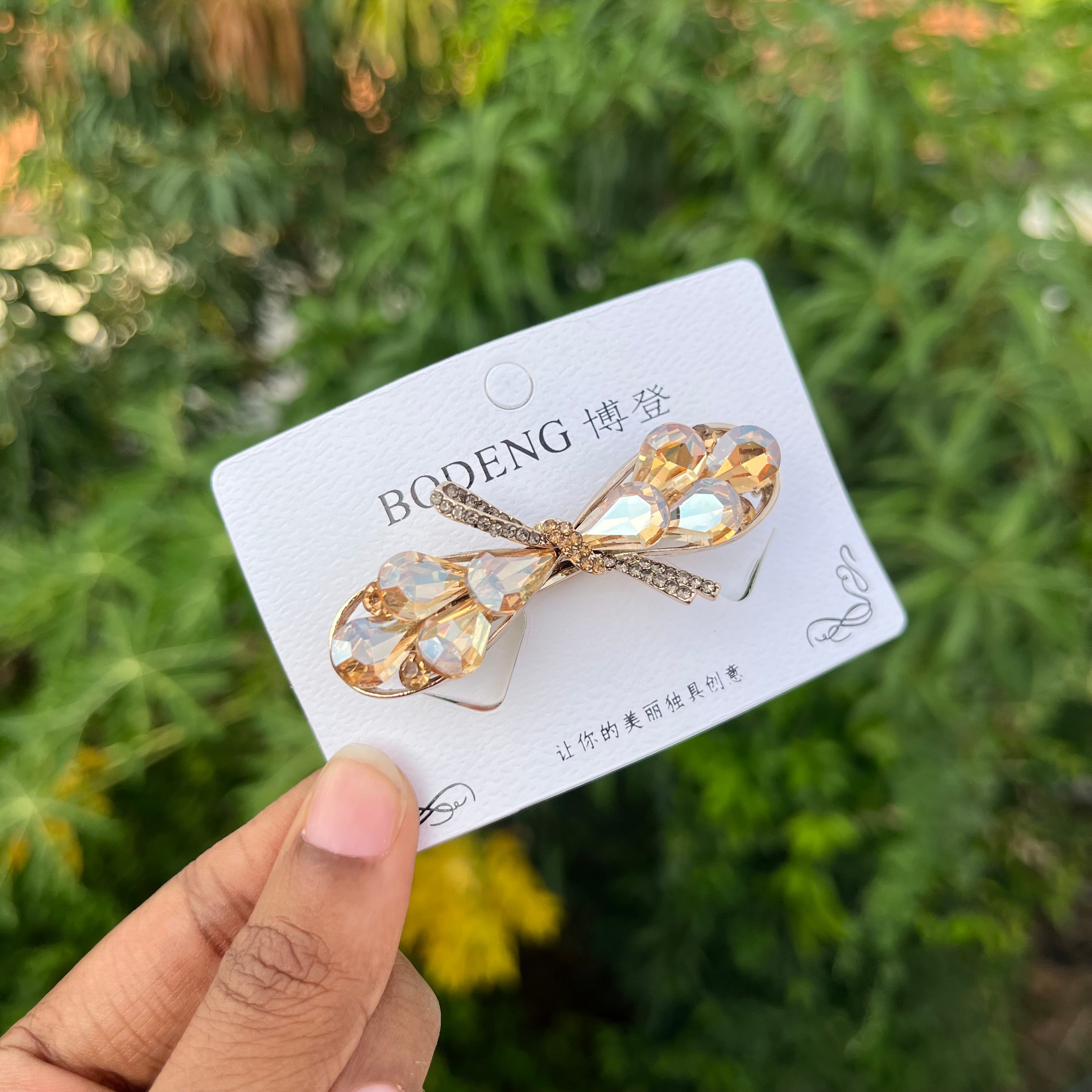 Mini Crystal Bow Center Clip