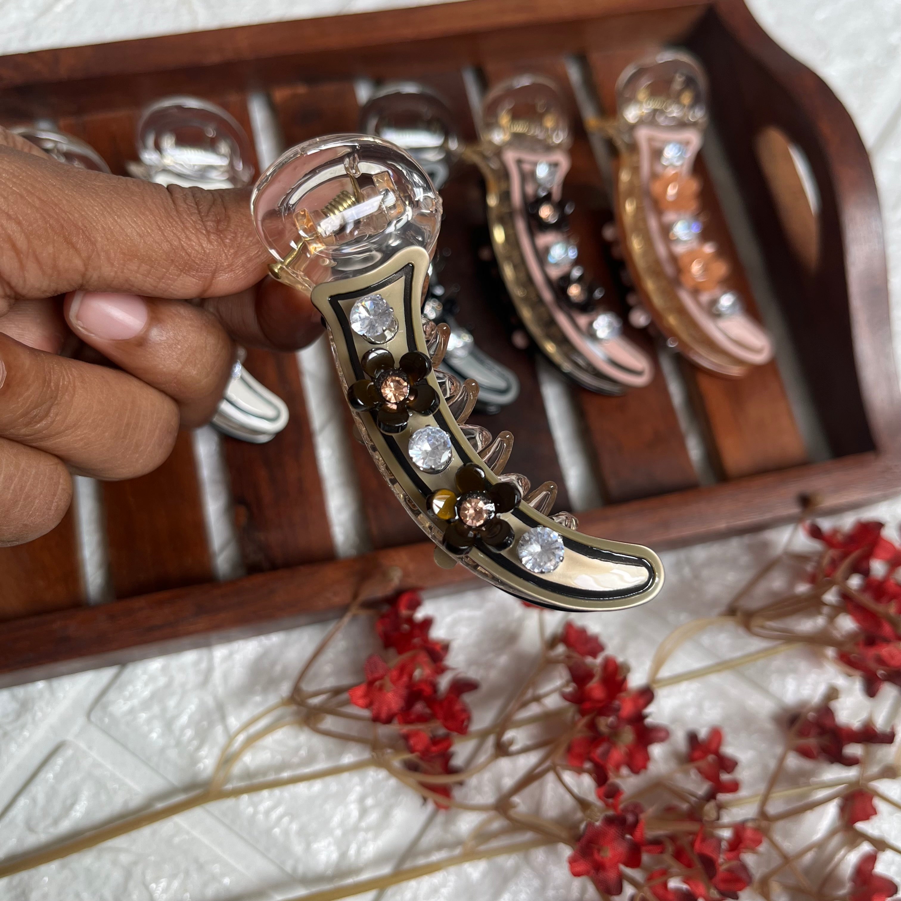 Designer Banana Clip - M