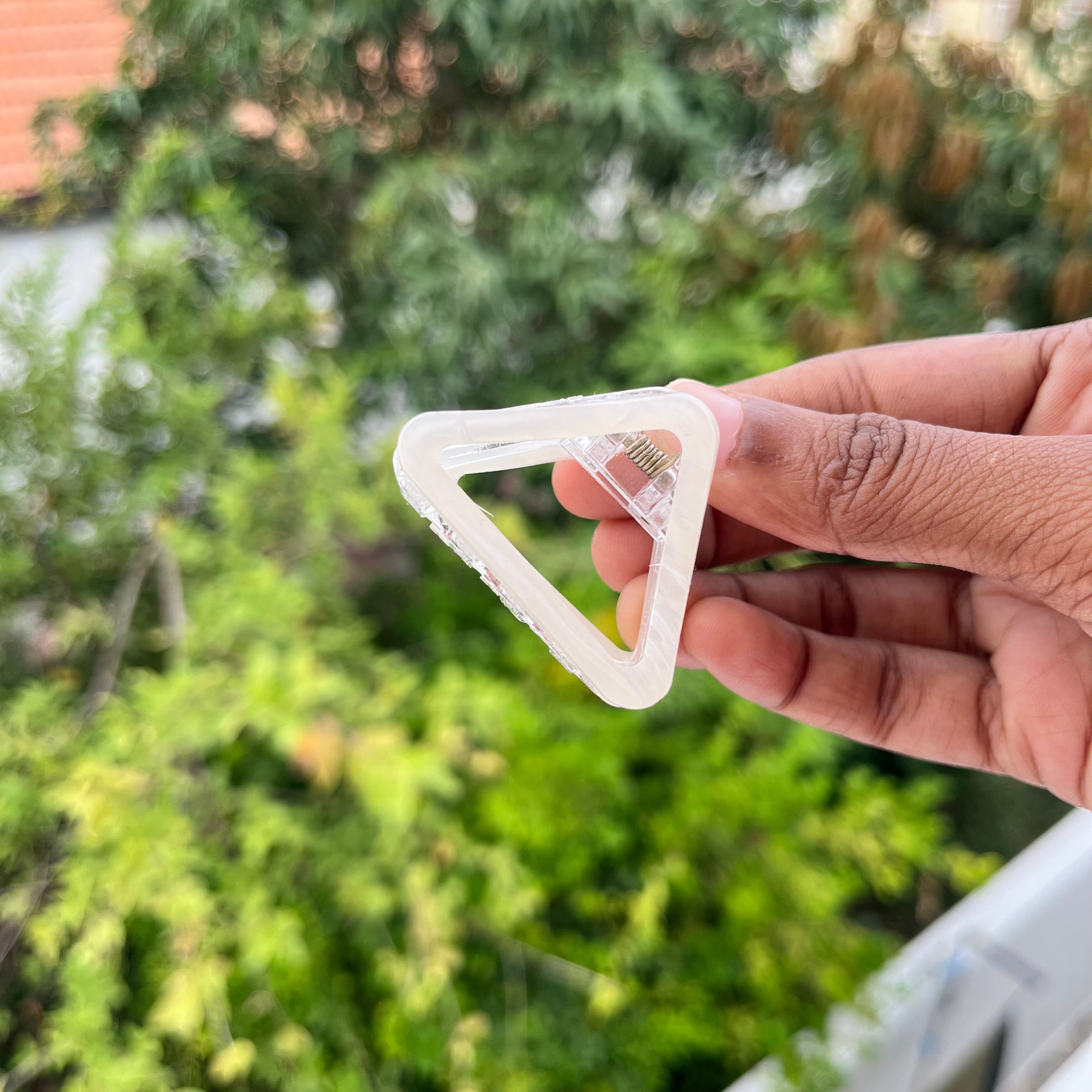 Minimal Triangle Hair Claw