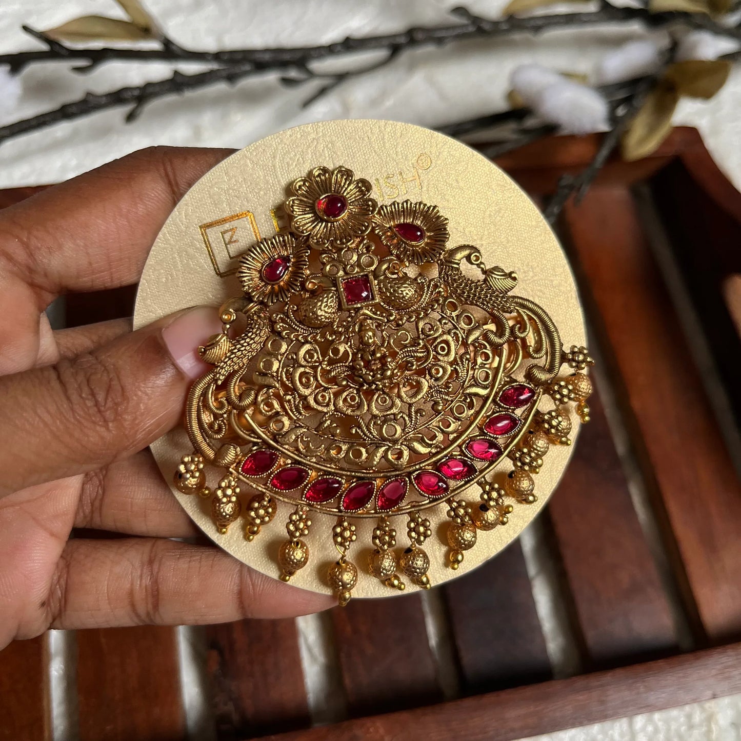 Antique Statement Center Clip