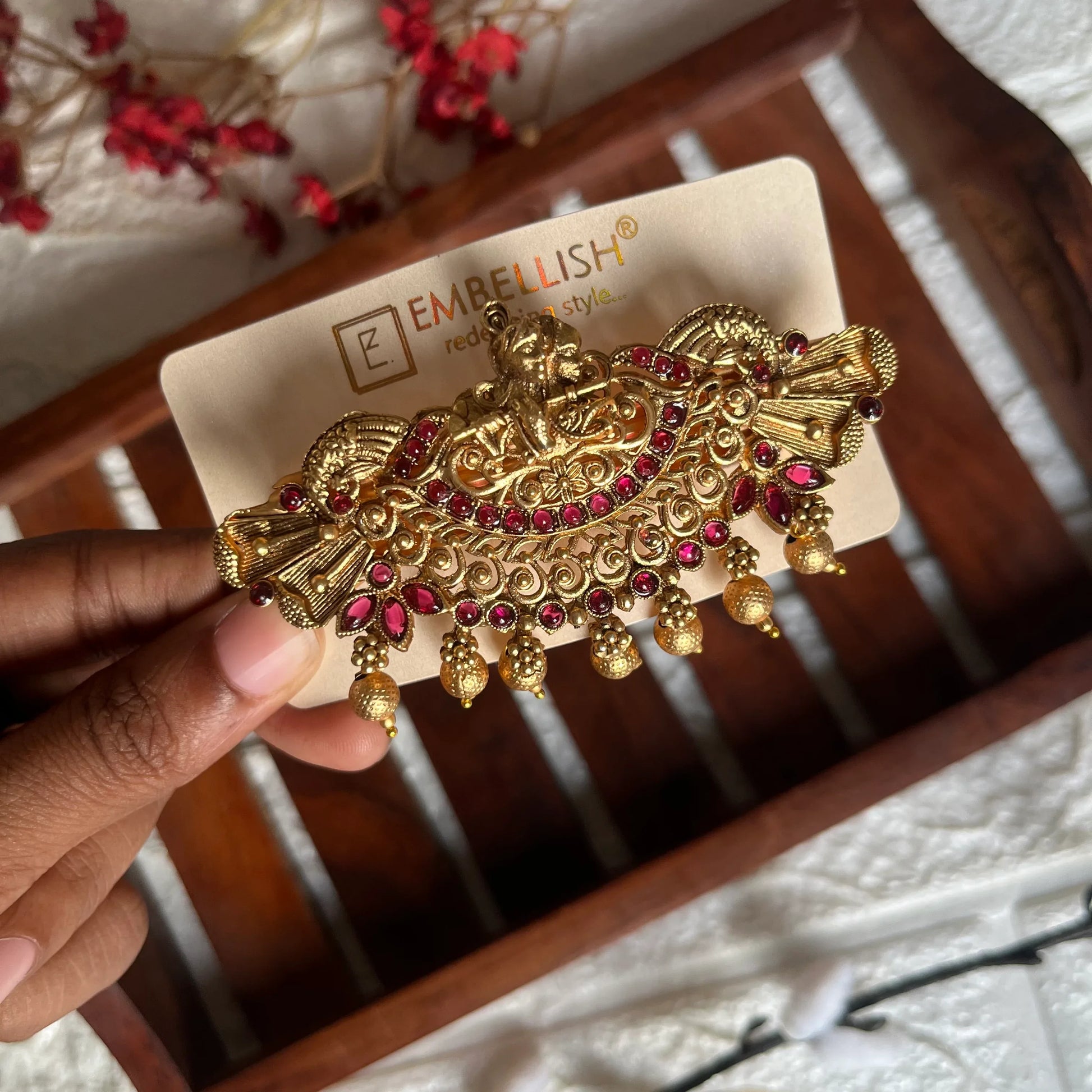 Radha Krishna Center Clip Pink