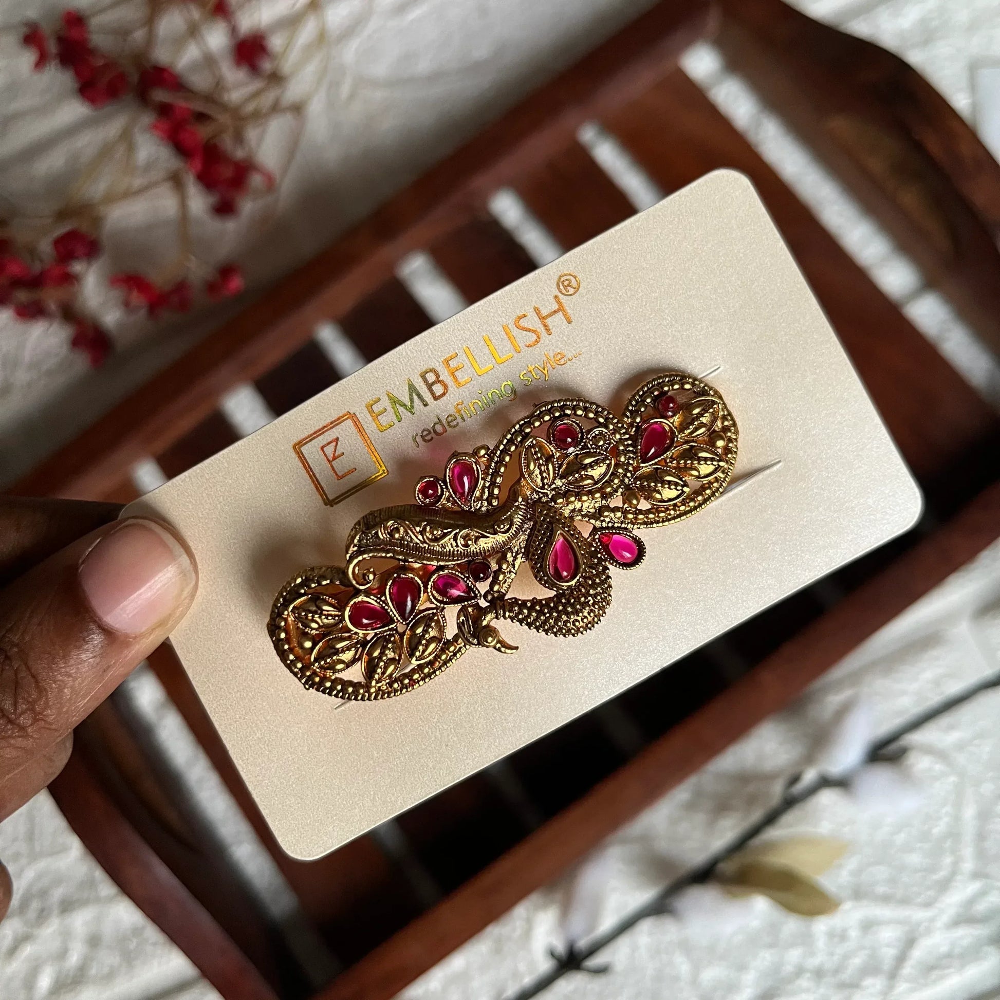Antique Peacock Center Clip Pink