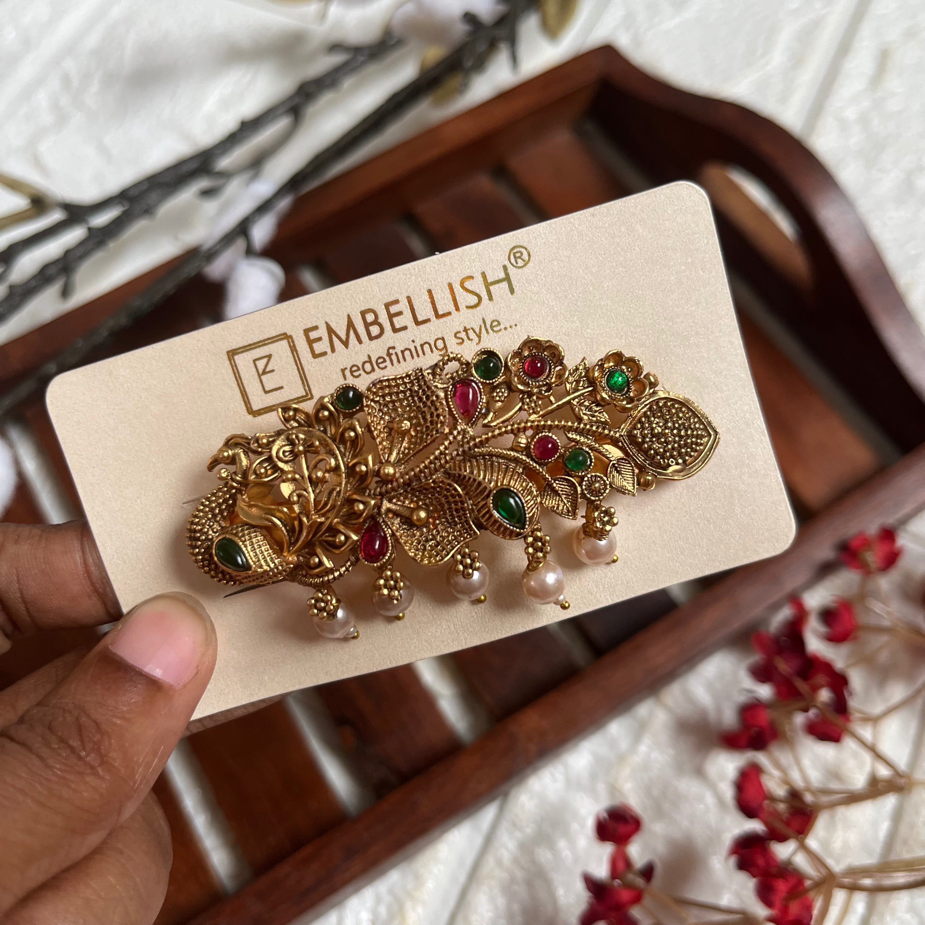 Peacock Glory Center Clip