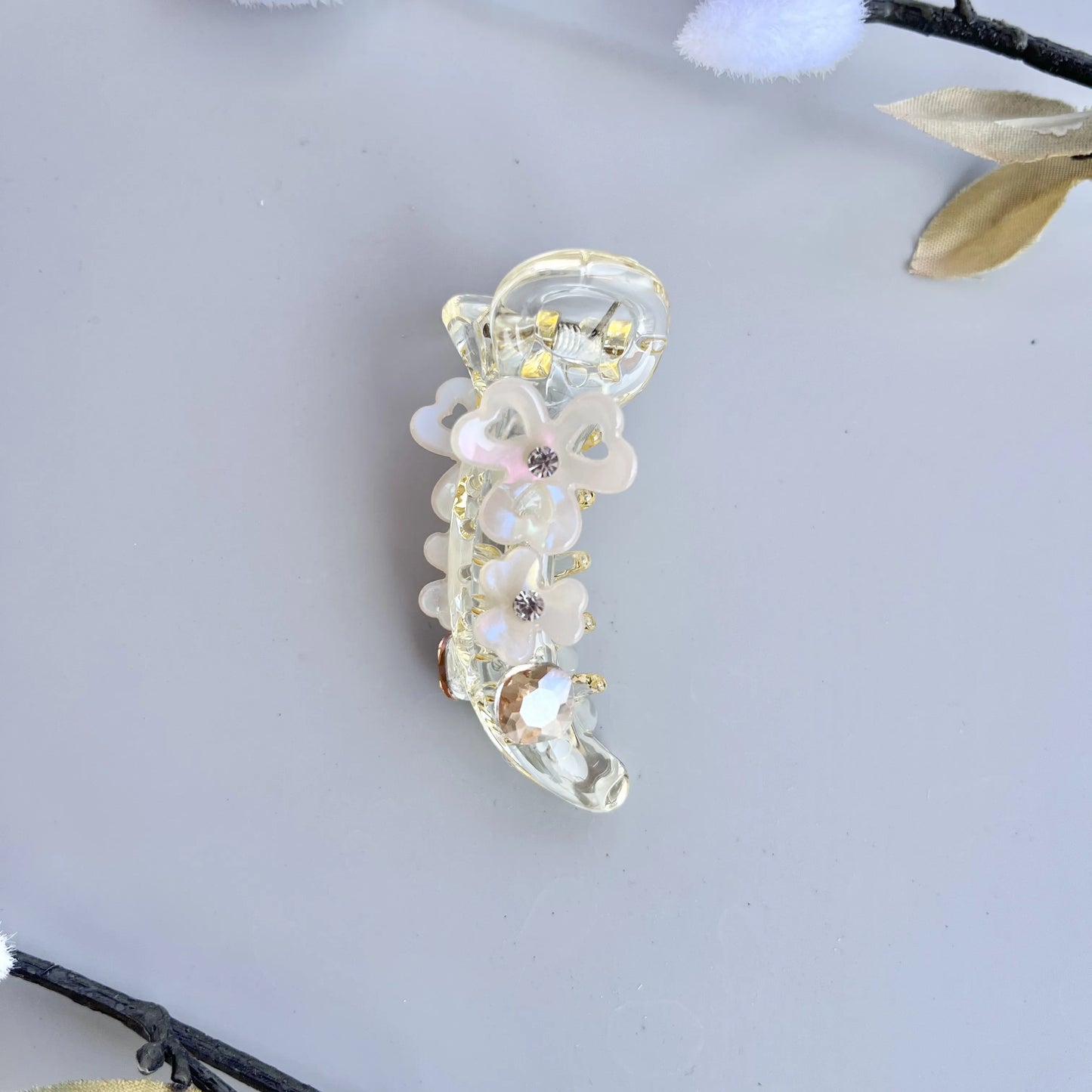 Petal Glow Banana Hair Clip – Mini Floral 6cm Gold