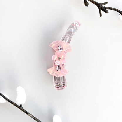 Pearl Petal Banana Hair Clip – Elegant 9cm Baby Pink