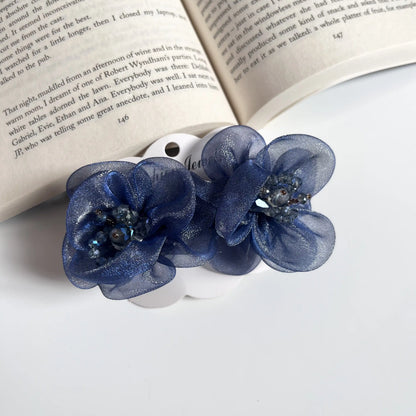 Dewdrop Floral Barrette – Elegant Center Hair Clip Blue