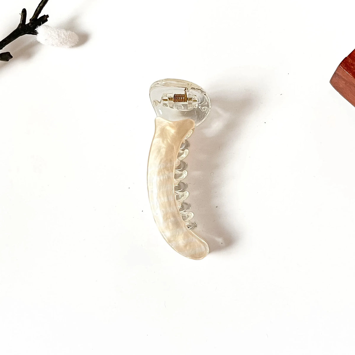 Champagne beige pearlescent banana clip, 8 cm cute banana clip with clear jaw
