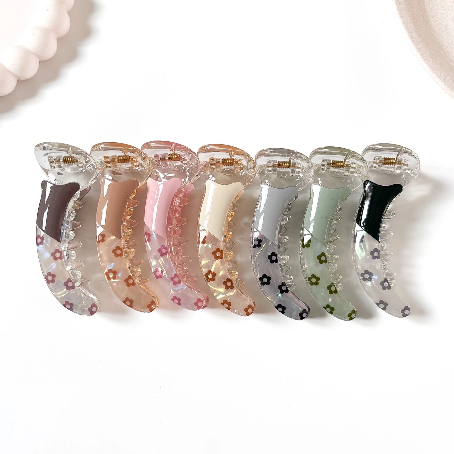Daisy floral print banana clip in 7 color combinations