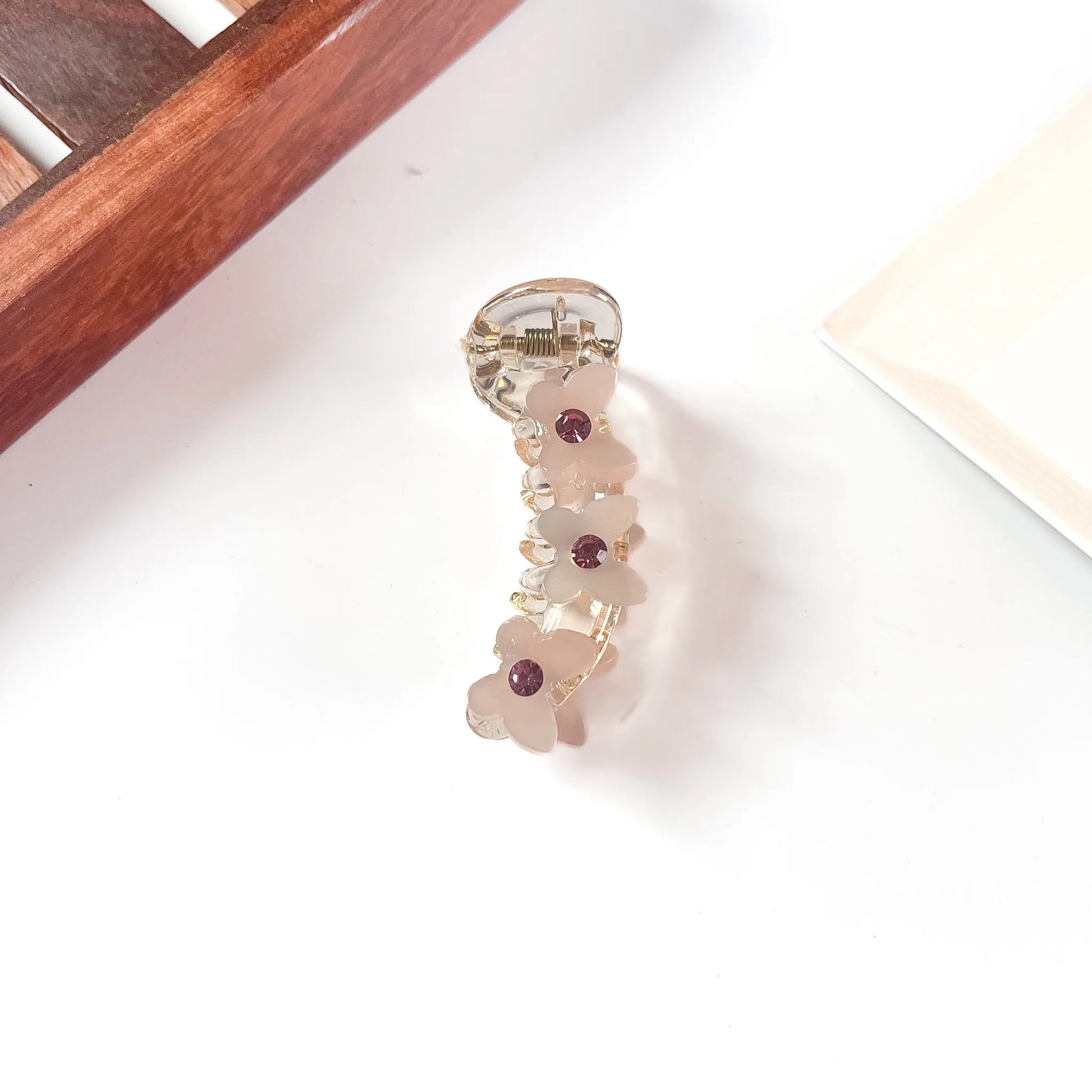 Blush pink daisy mini banana clip for women