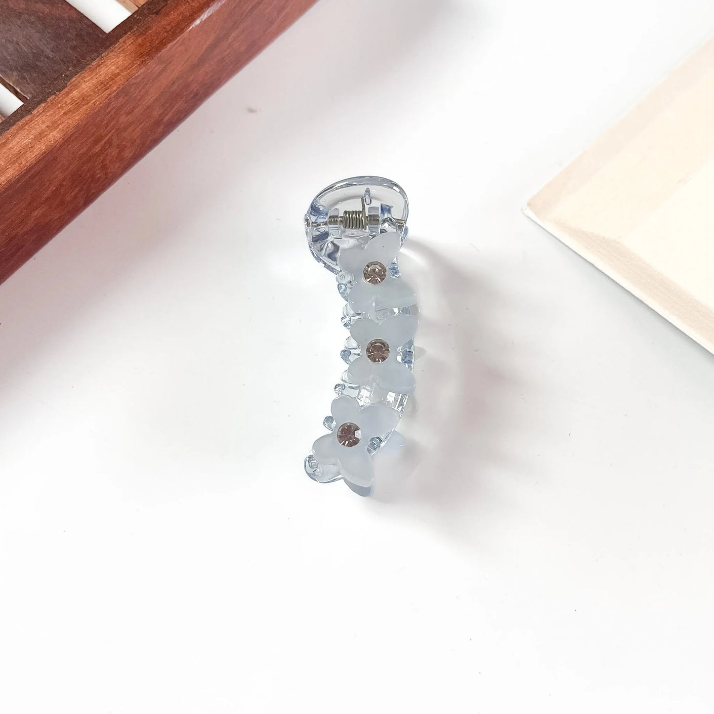 Sky blue daisy mini banana clip for fine hair