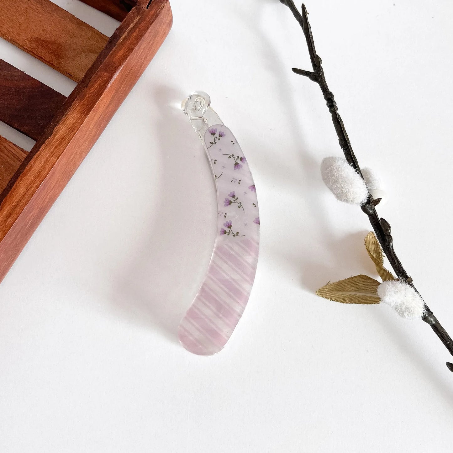 Lavender pressed flower lock banana clip with botanical elements in resin, 10cm