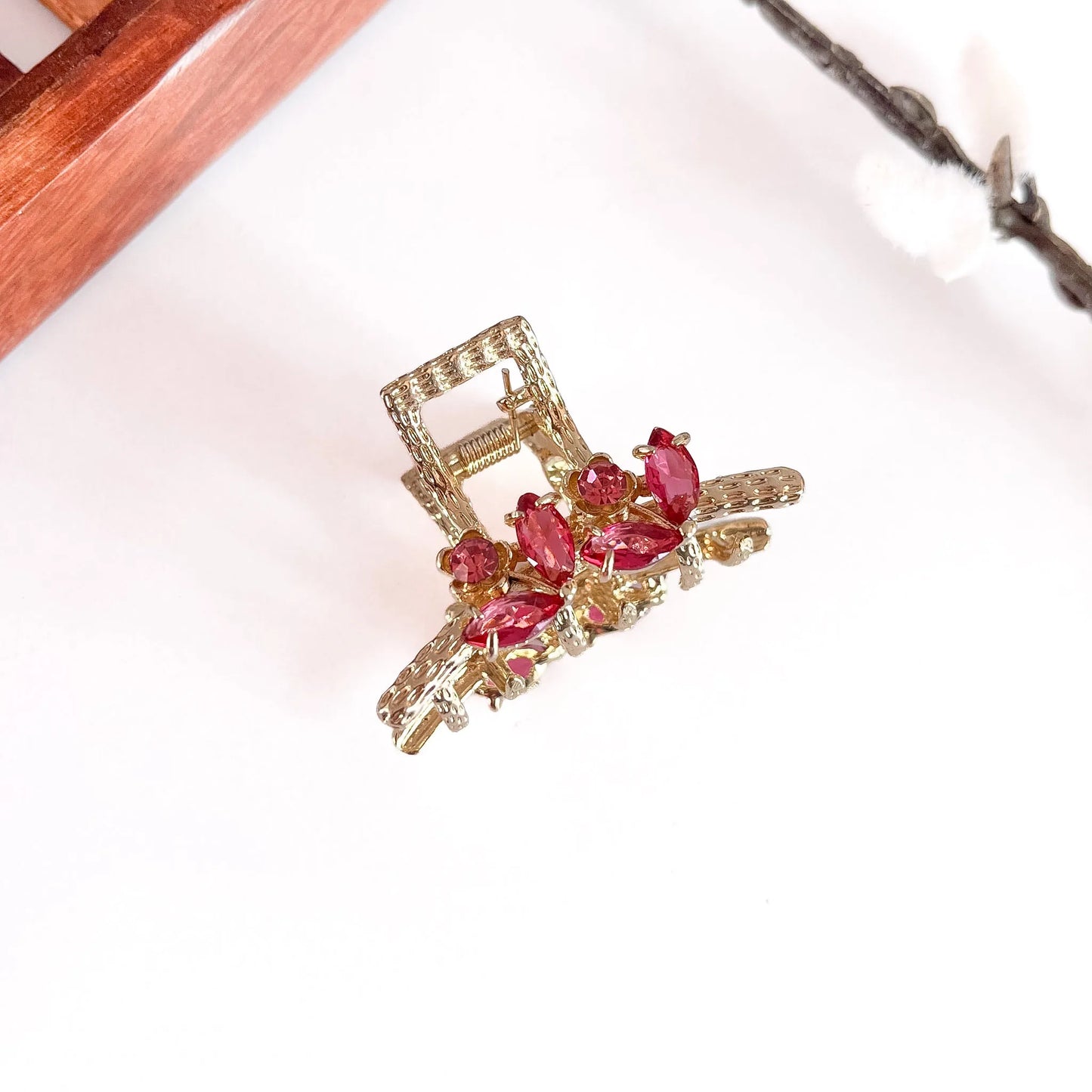 Red ruby faceted gemstone metal alligator clip with gold filigree, small 5cm jeweled clip