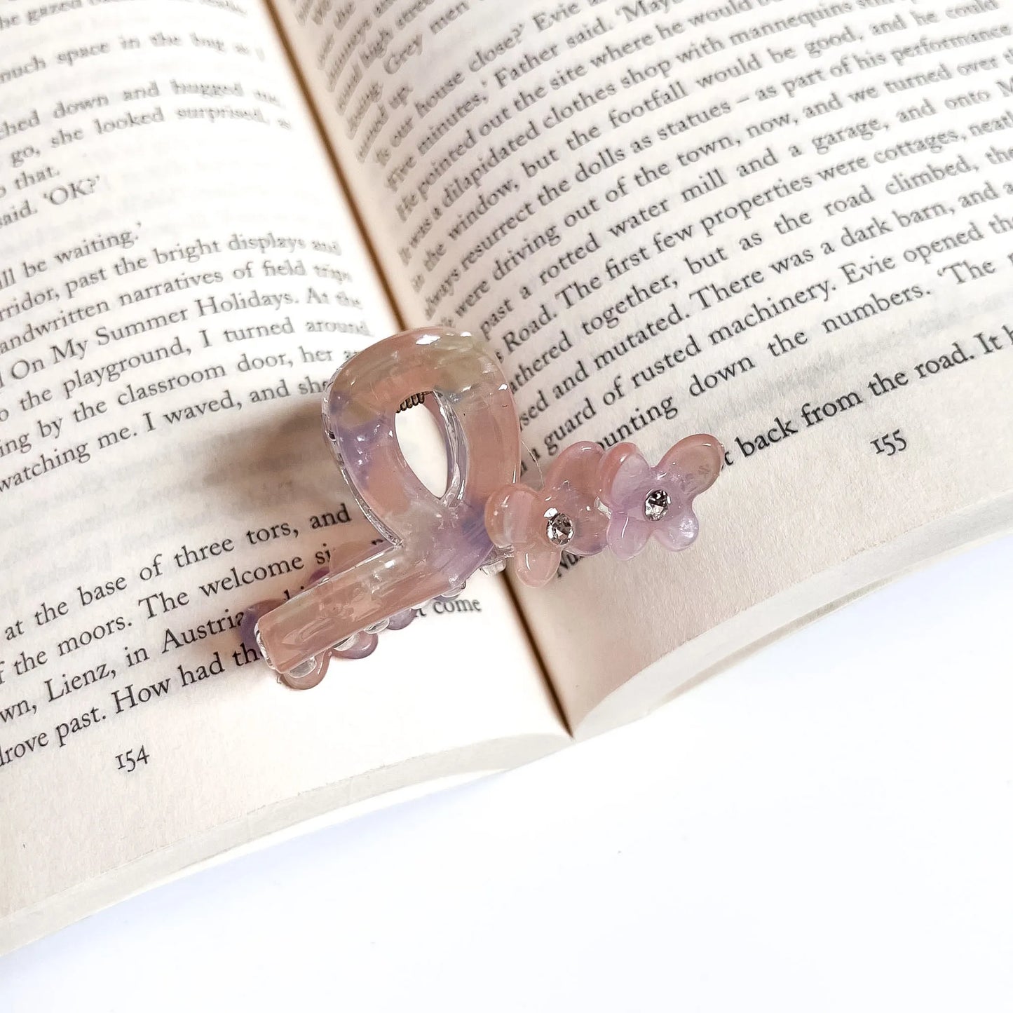 Floral Loop Claw Clip Lavendar