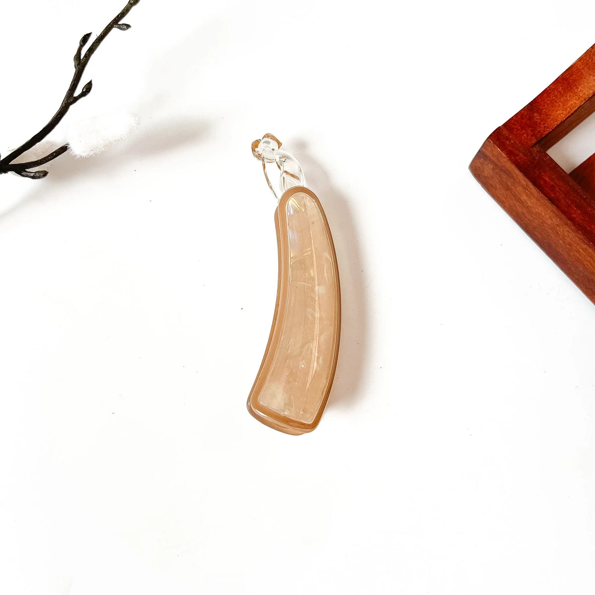 Iris shimmer banana clip in peach