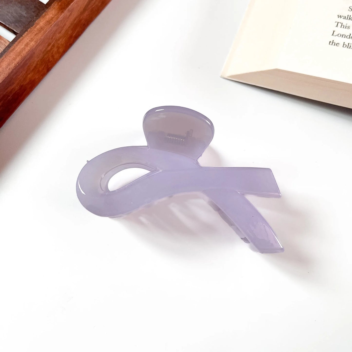 Lilac knot claw clip for women