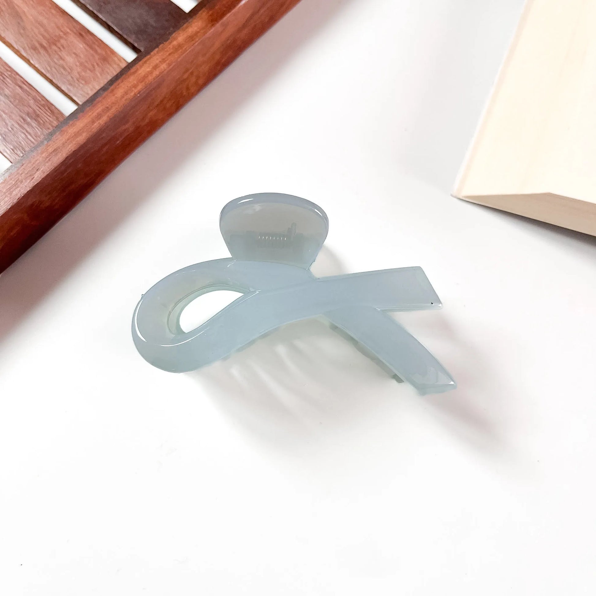 Sky blue knot claw clip for women