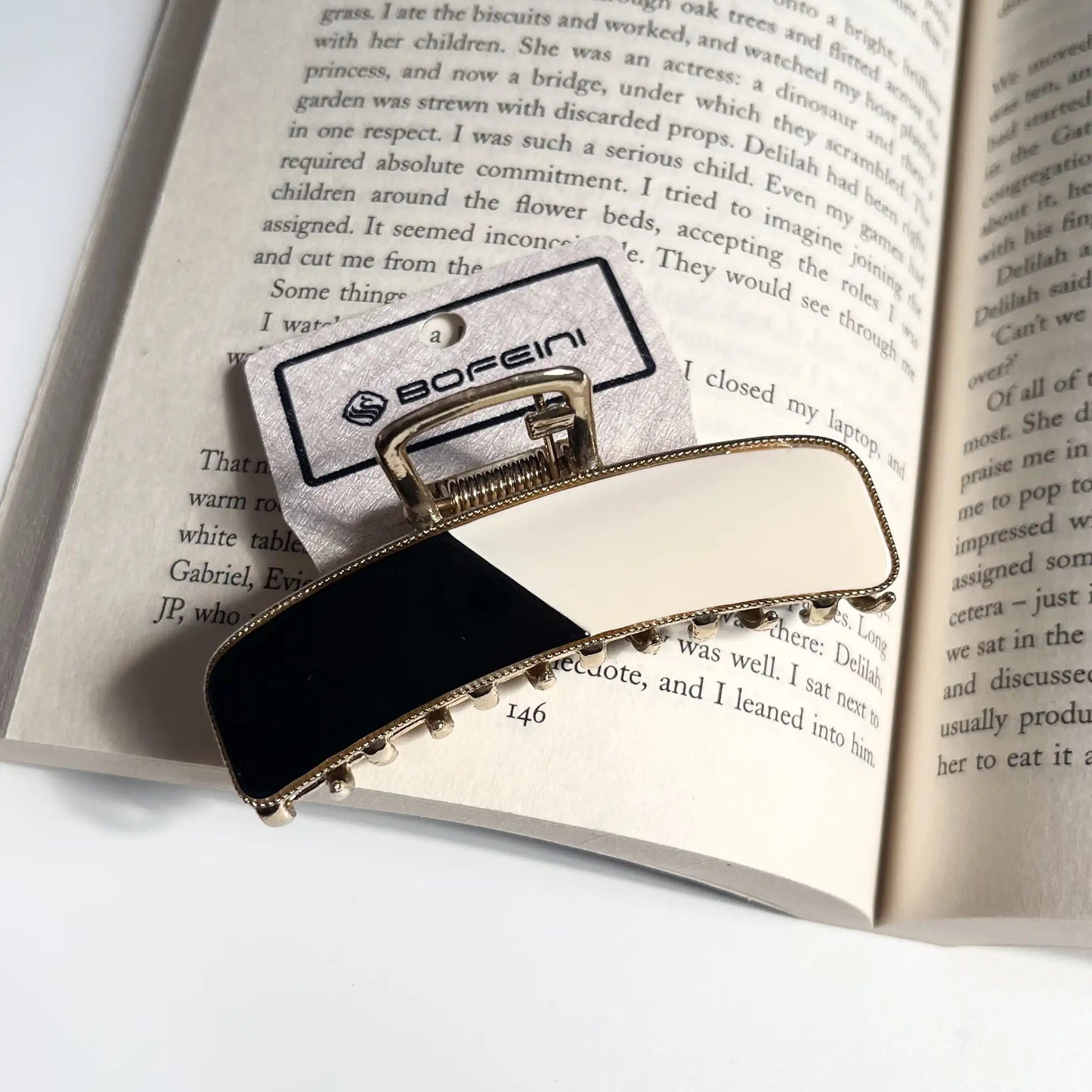Duo Tone Luxe Claw Clip – Minimal Metal Hair Claw White & Black