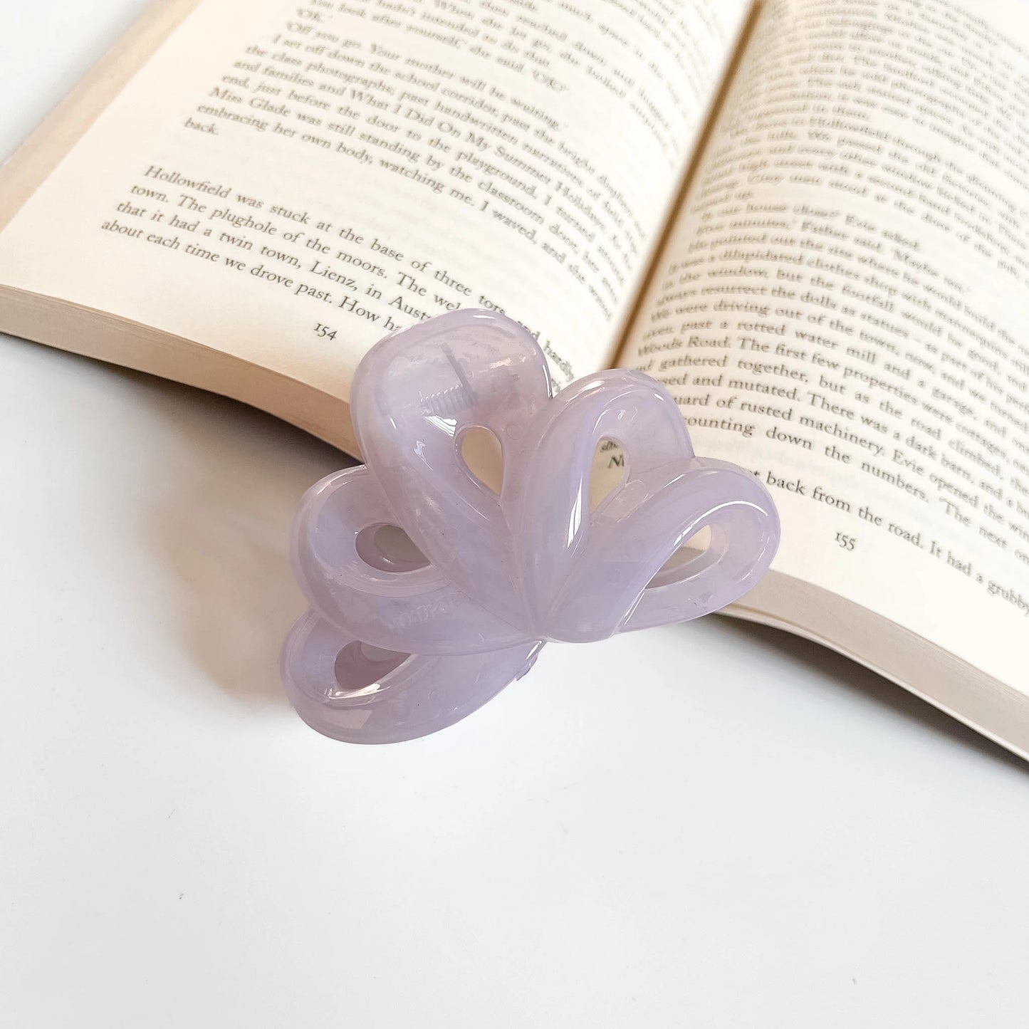 Ocean Loop Claw Clip – Large Minimal Hair Claw Lavender
