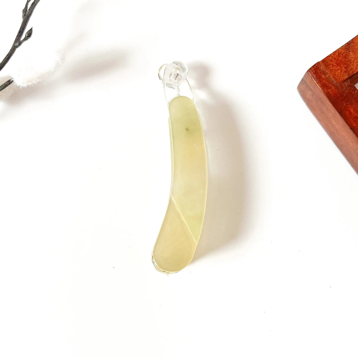 Lime lock banana hair clip clutcher close up