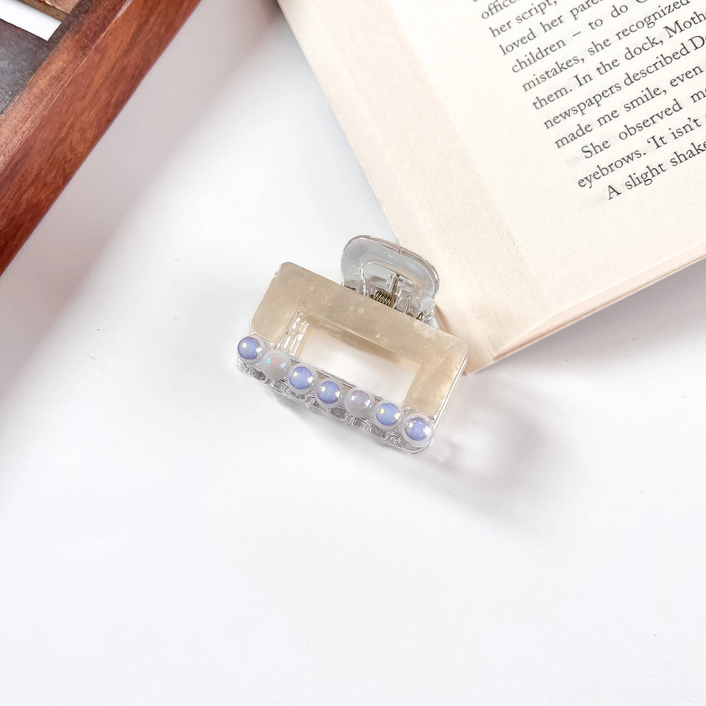 Cream pearl bead small claw clip for women