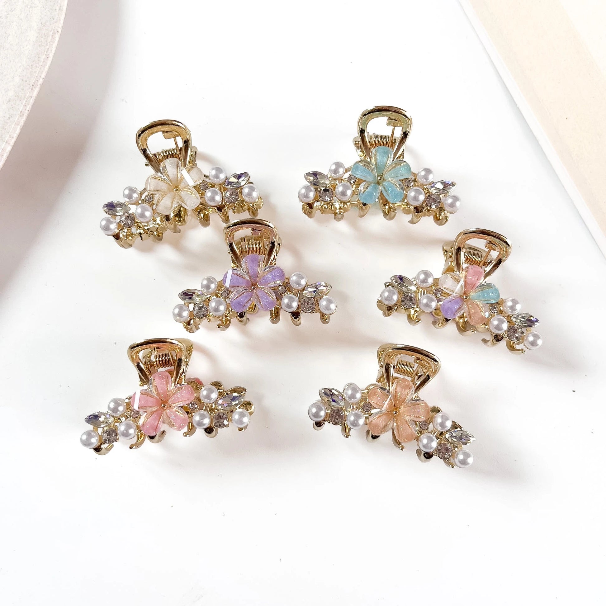 Pearl flower gold metal claw clip in 6 colours for women