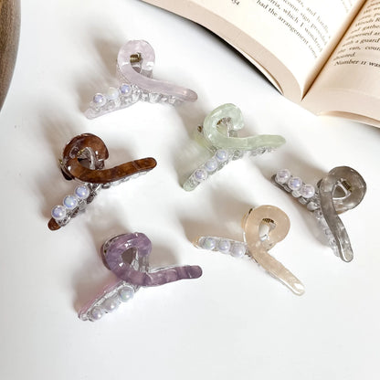 Pearl Loop Claw Clip – Mini Elegant Hair Clip